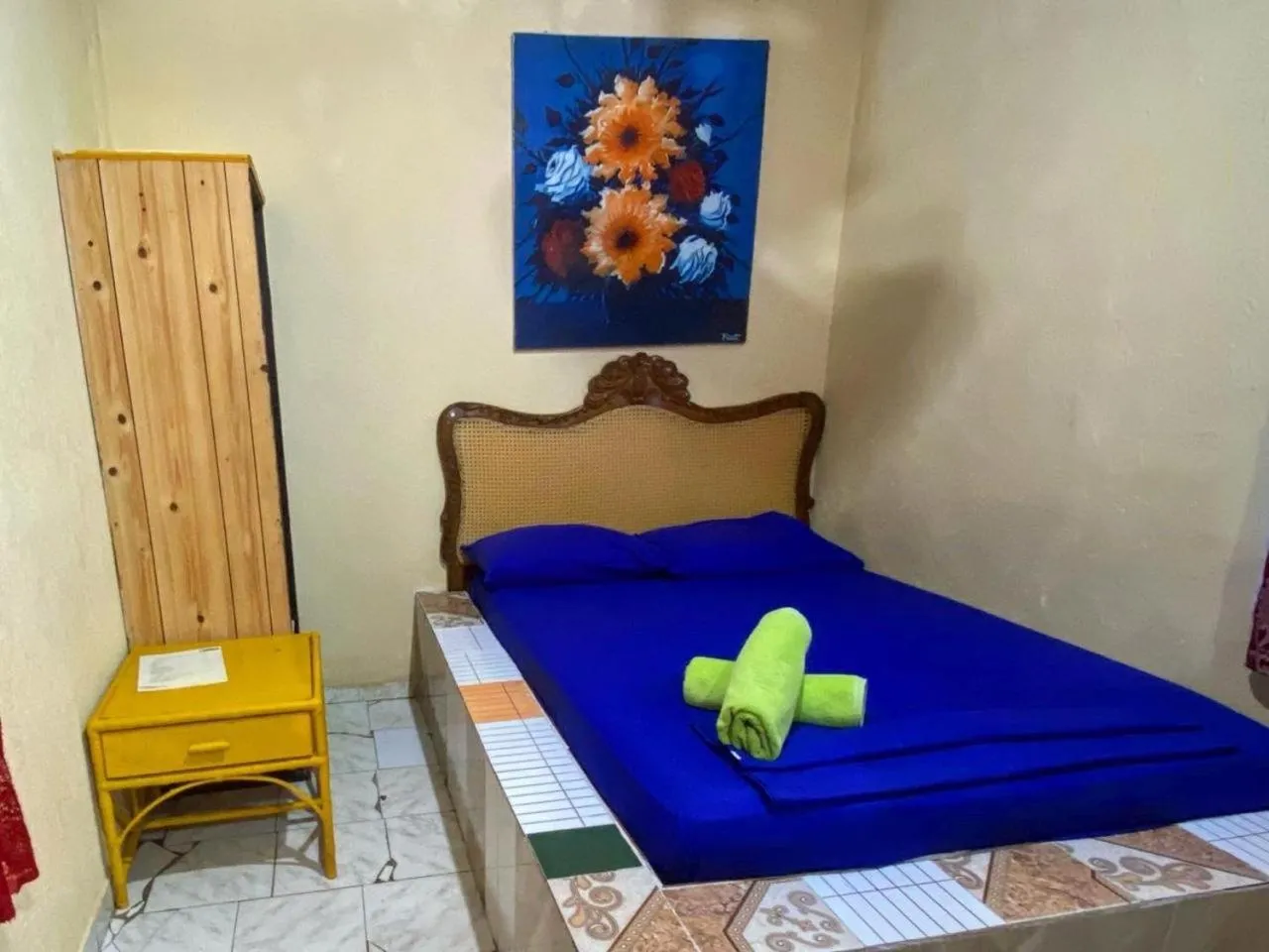 Bed in Yellow Moon Guesthouse & Apartments