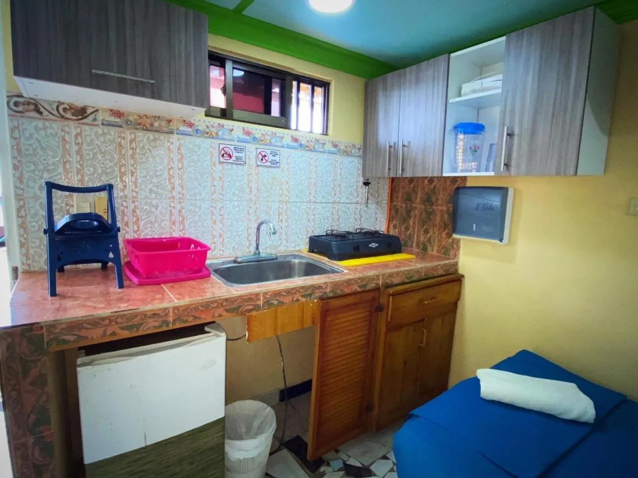 Yellow Moon Guesthouse & Apartments