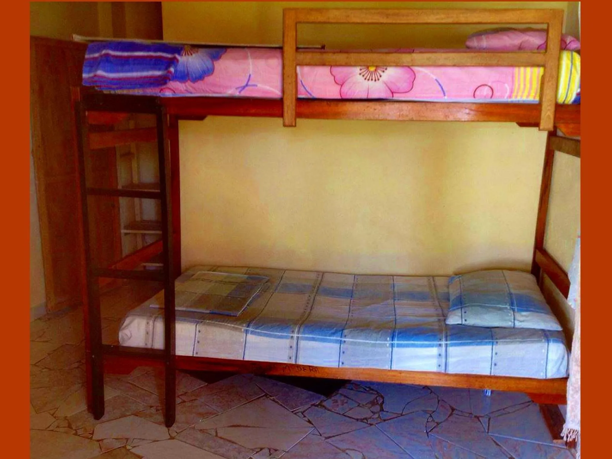 Bed in Yellow Moon Guesthouse & Apartments