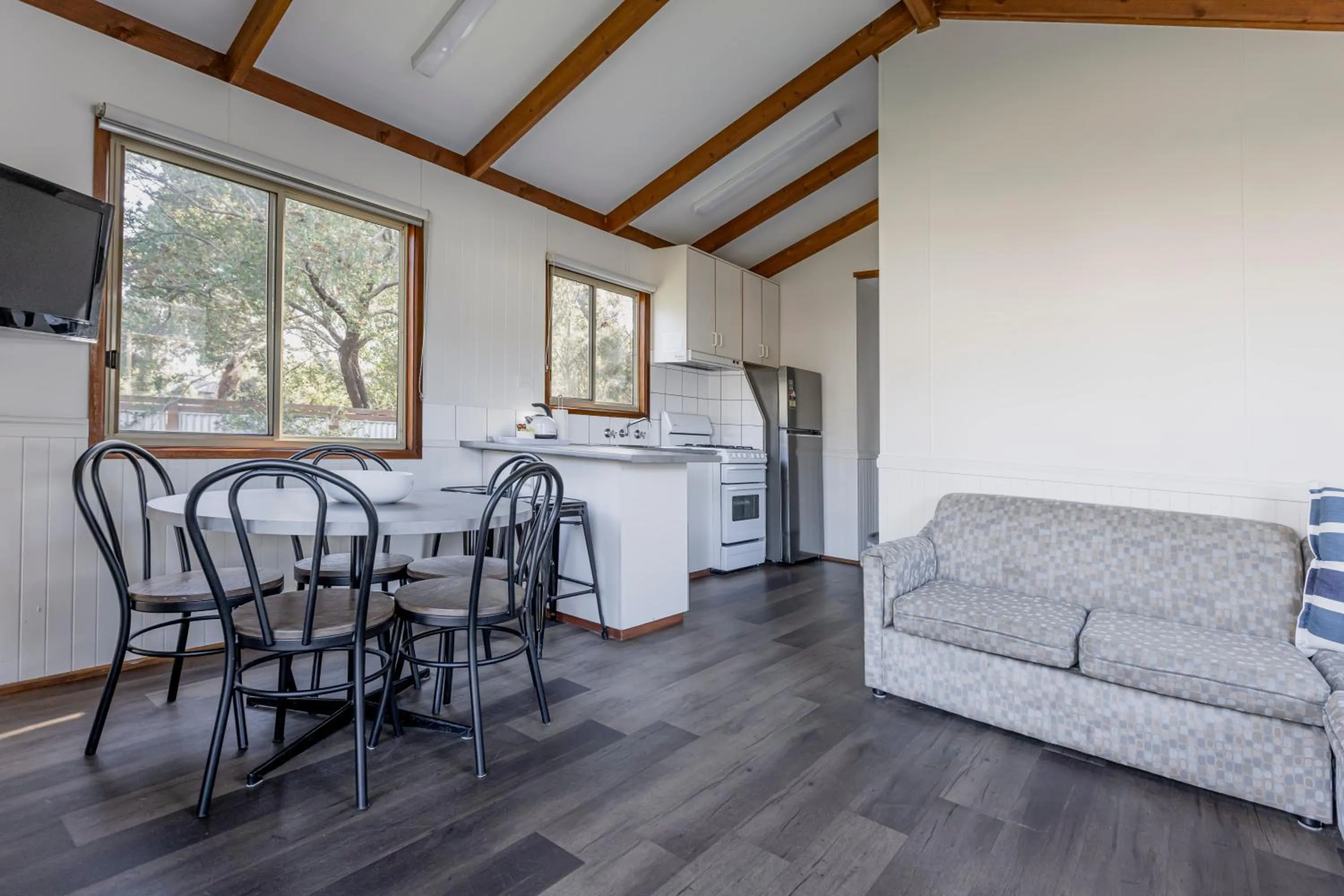 Kitchen or kitchenette in Ocean Grove Holiday Park