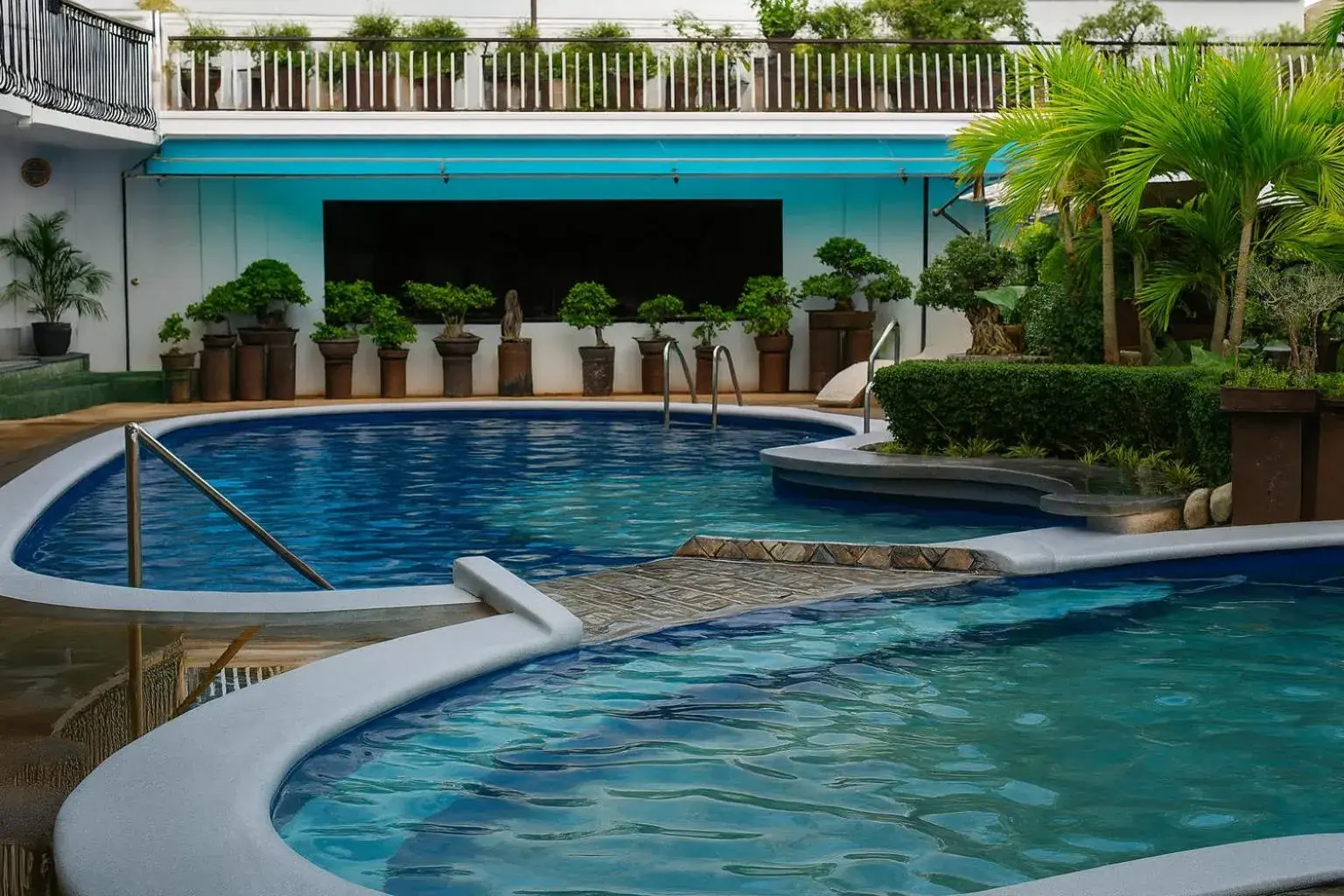 Suite with Pool View in Vincent Resort Hotel Suite with Pool View in Vincent Resort Hotel