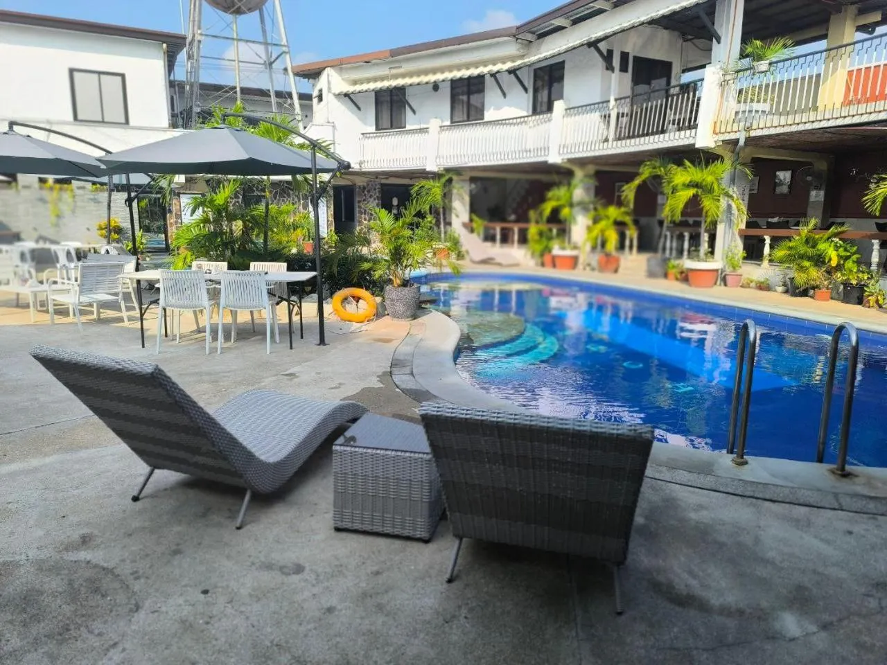 Restaurant/places to eat in Vincent Resort Hotel