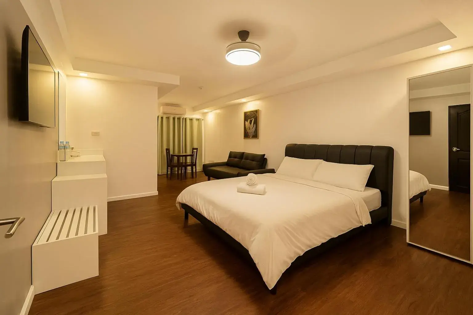 Superior Queen Room in Vincent Resort Hotel Superior Queen Room in Vincent Resort Hotel