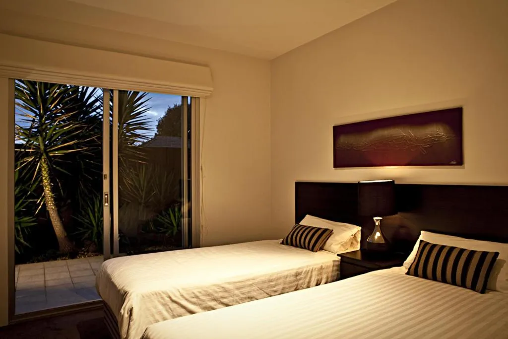 Day, Bed in Brighton Bay Apartments