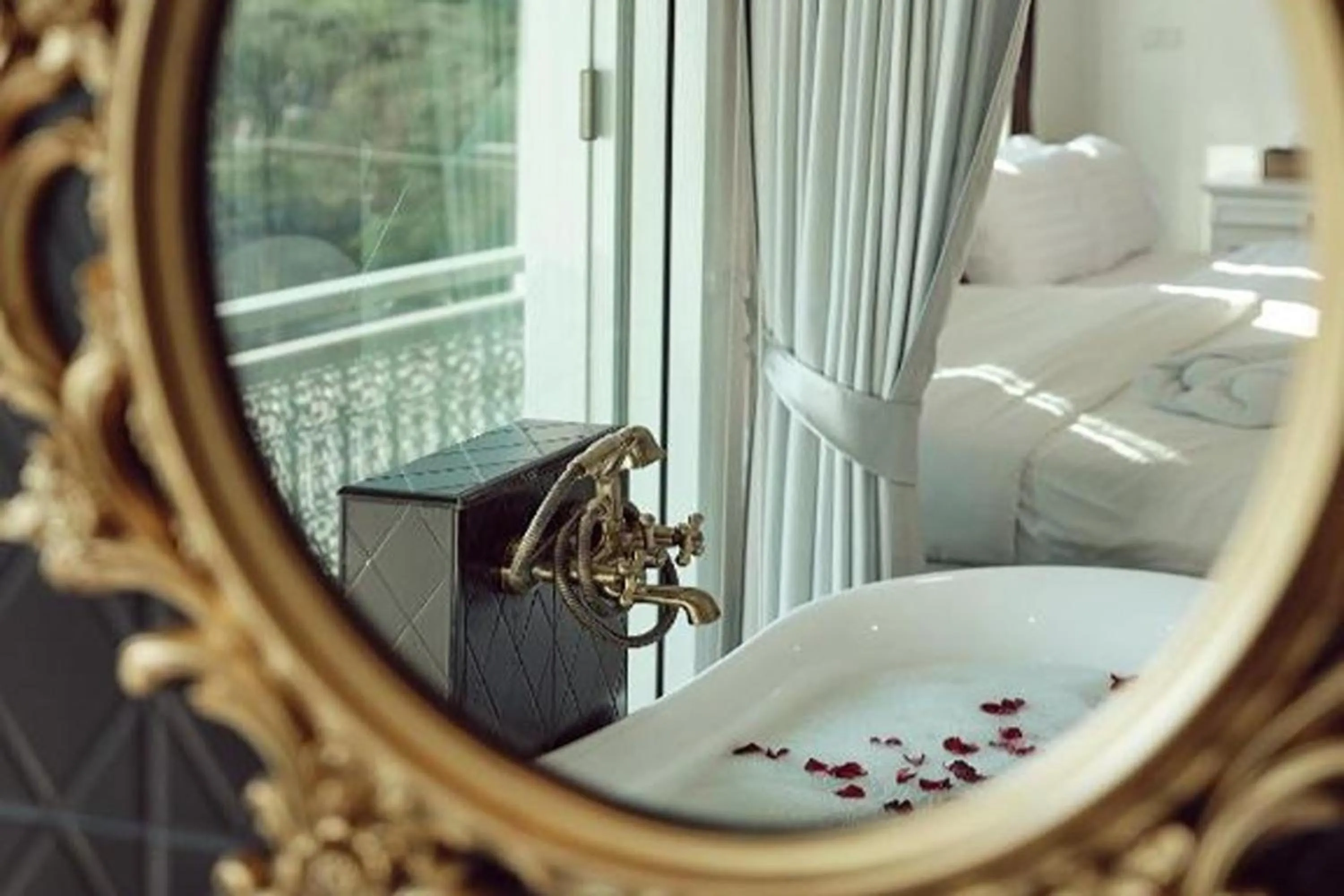 Bath in Nidhra Lanna Hotel Chiang Mai