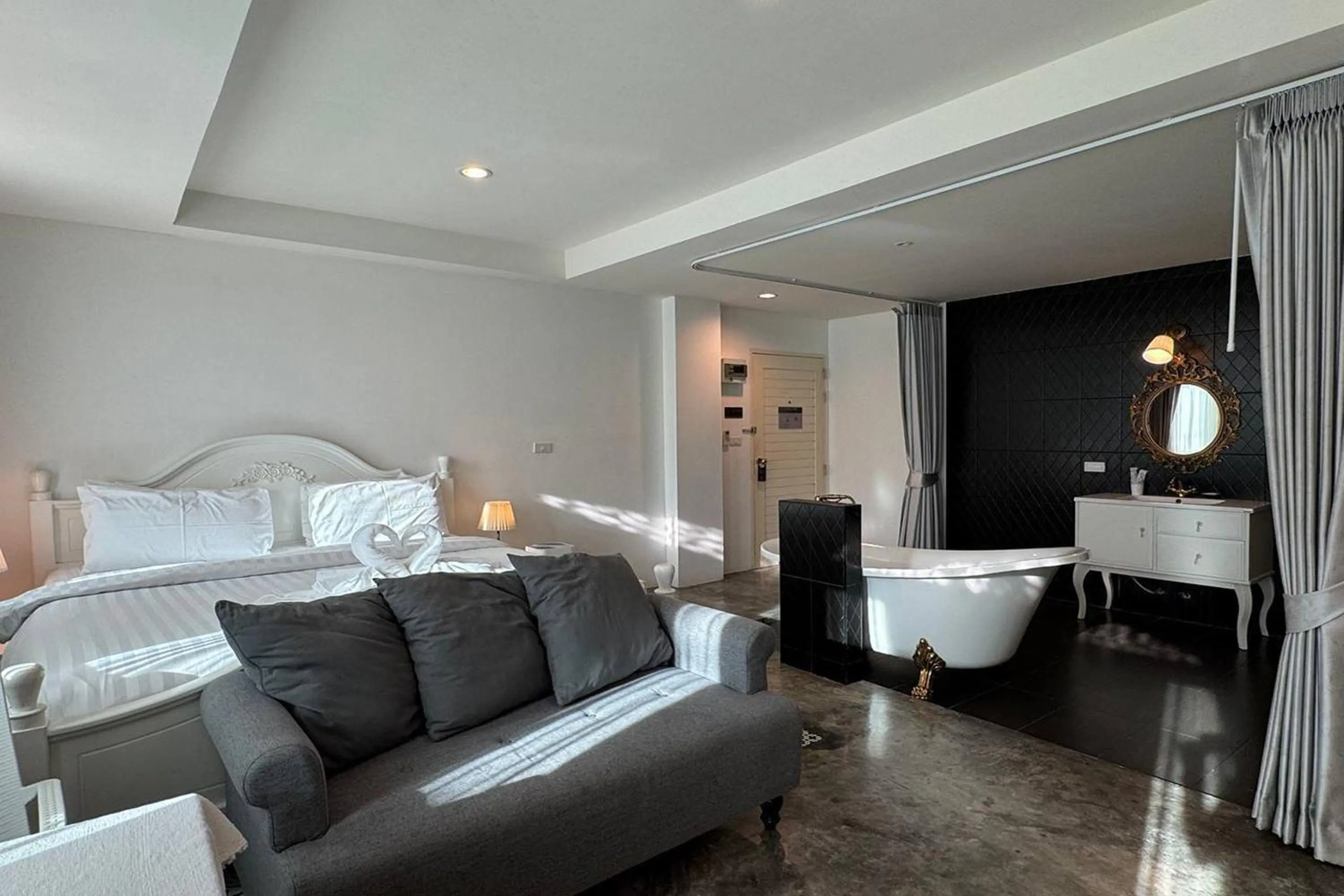 Bedroom, Bed in Nidhra Lanna Hotel Chiang Mai