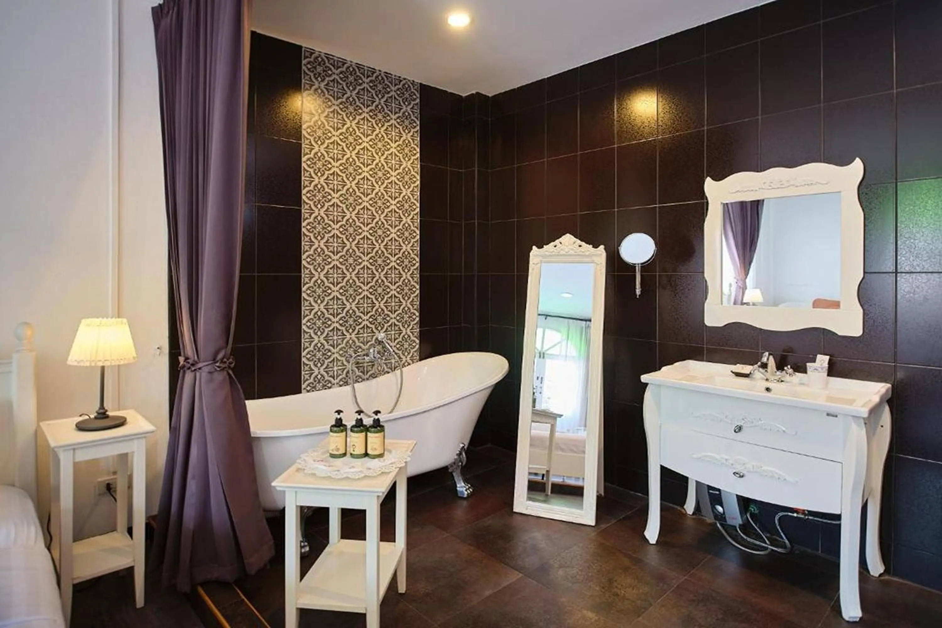 Bathroom in Nidhra Lanna Hotel Chiang Mai