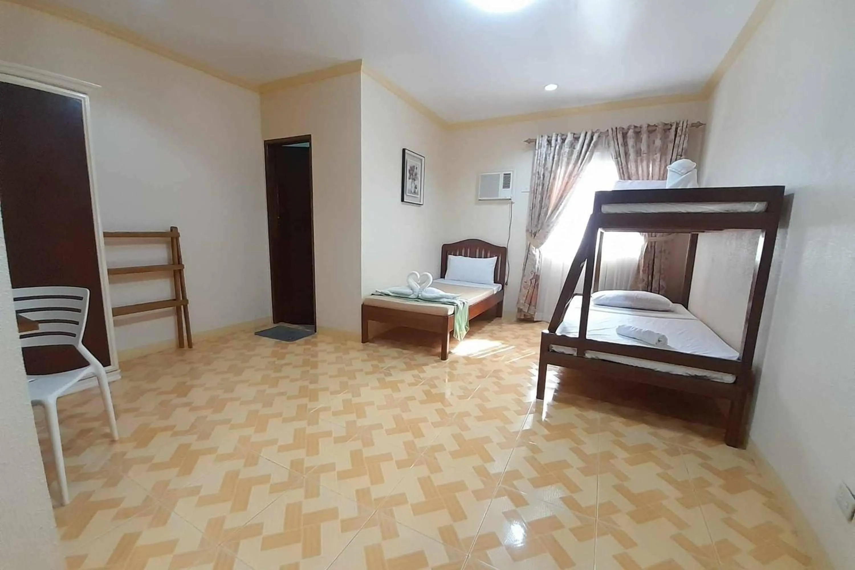 Bedroom, Bed in Gilin Suites Puerto Princesa Palawan