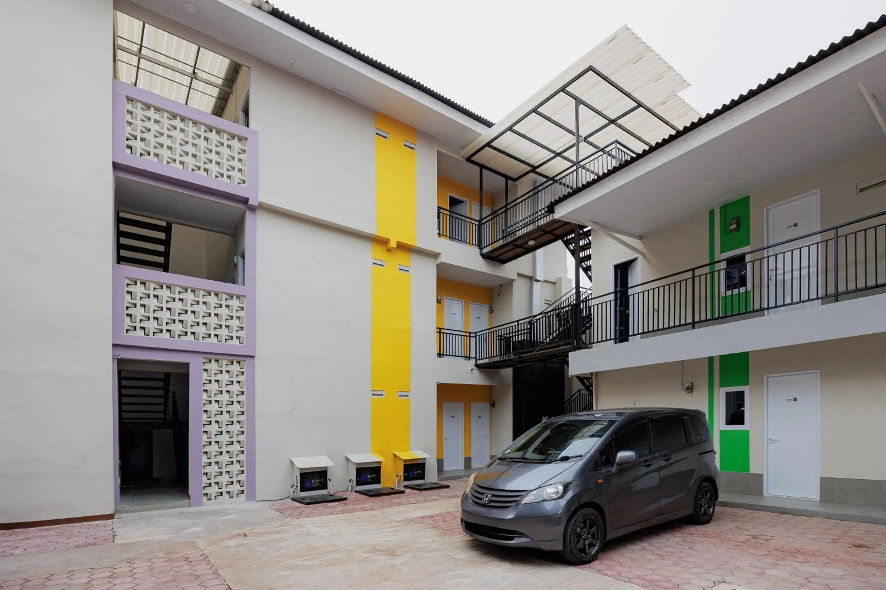 Parking in Urbanview Petukangan Mansion Jakarta