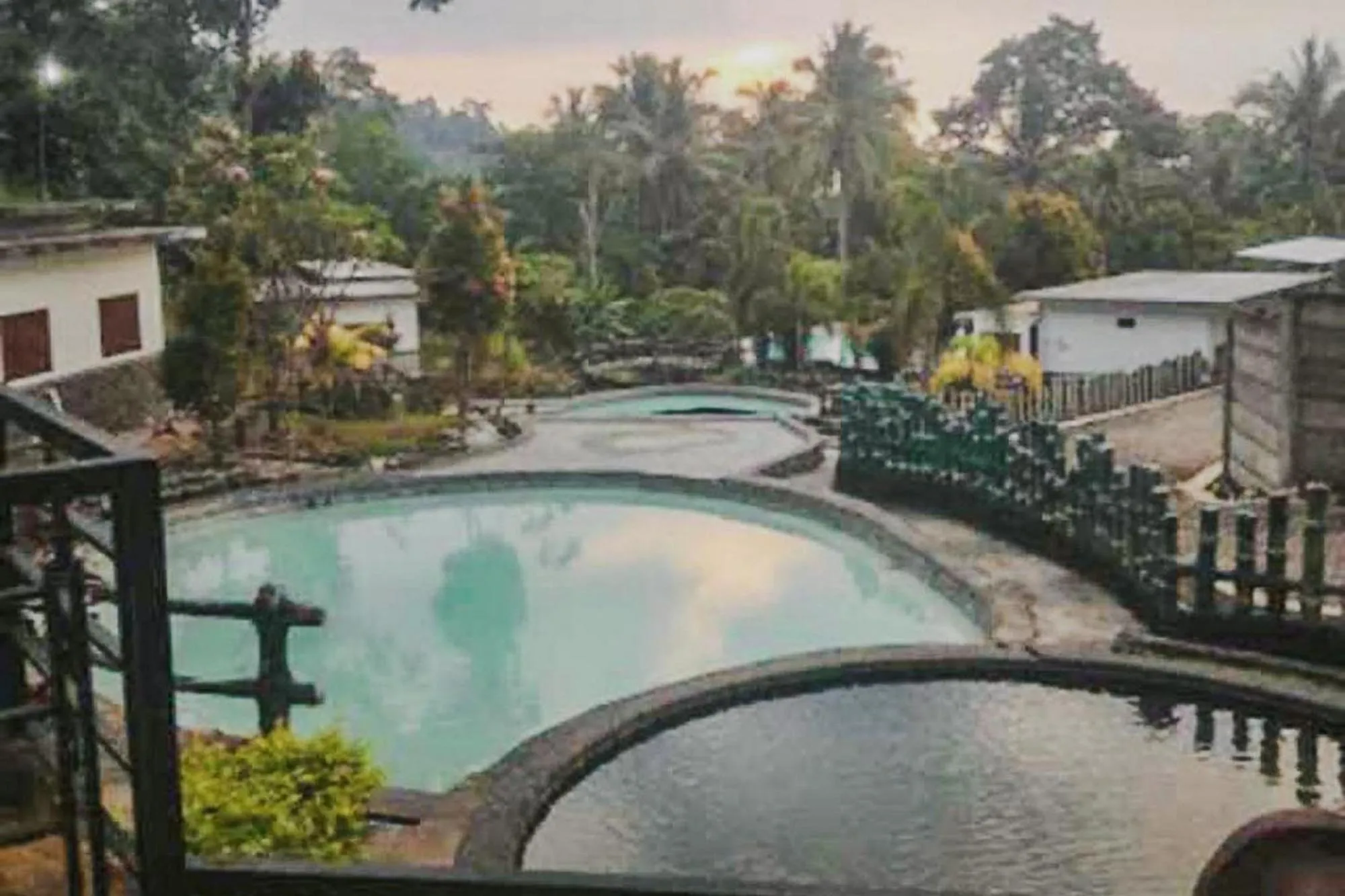 Swimming pool in Wisma Belerang Kalianda Lampung RedPartner