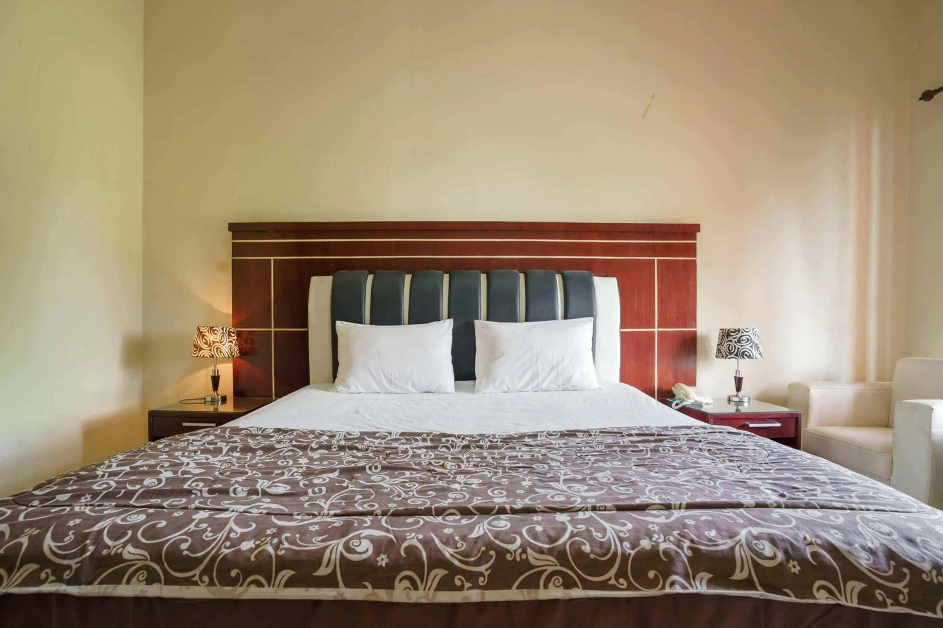 Bedroom, Bed in Wisma Belerang Kalianda Lampung RedPartner