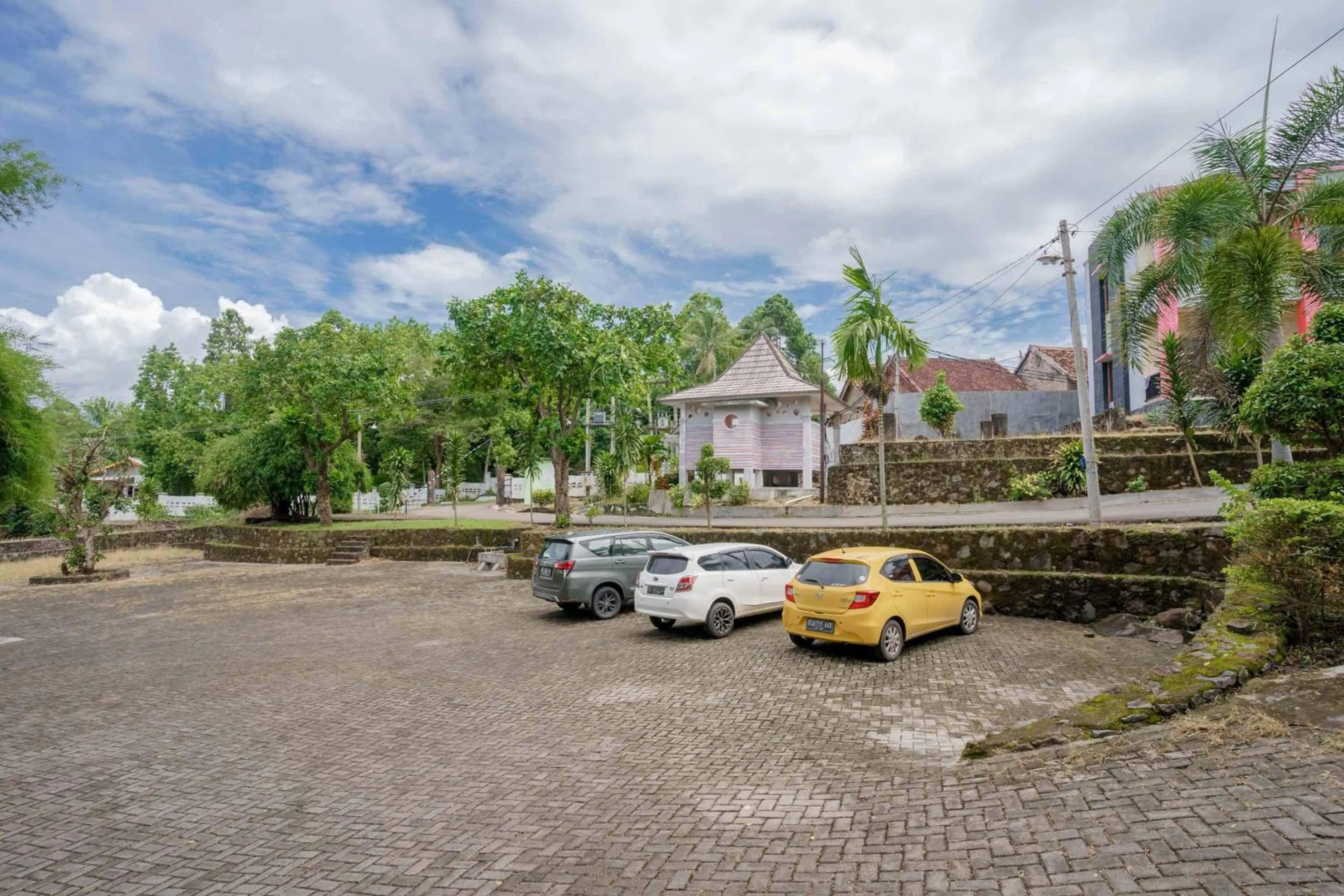 Parking in Wisma Belerang Kalianda Lampung RedPartner