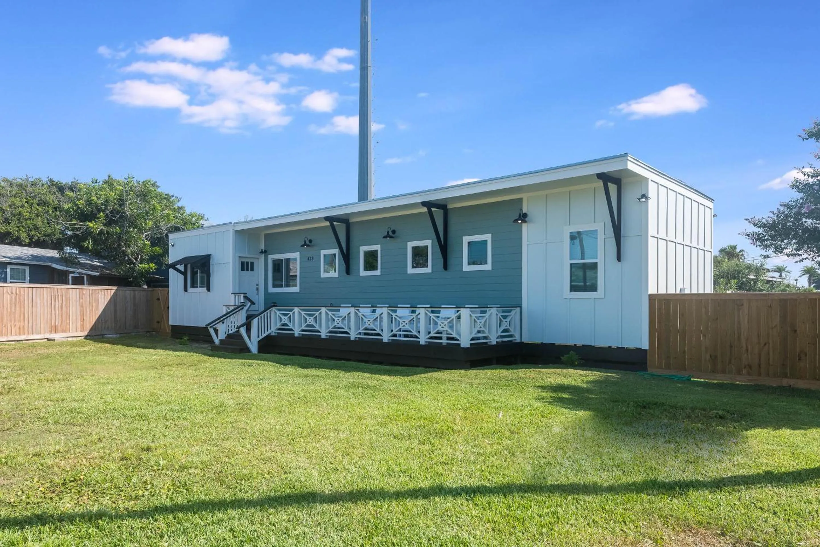 Property building in Chillin At The Beach