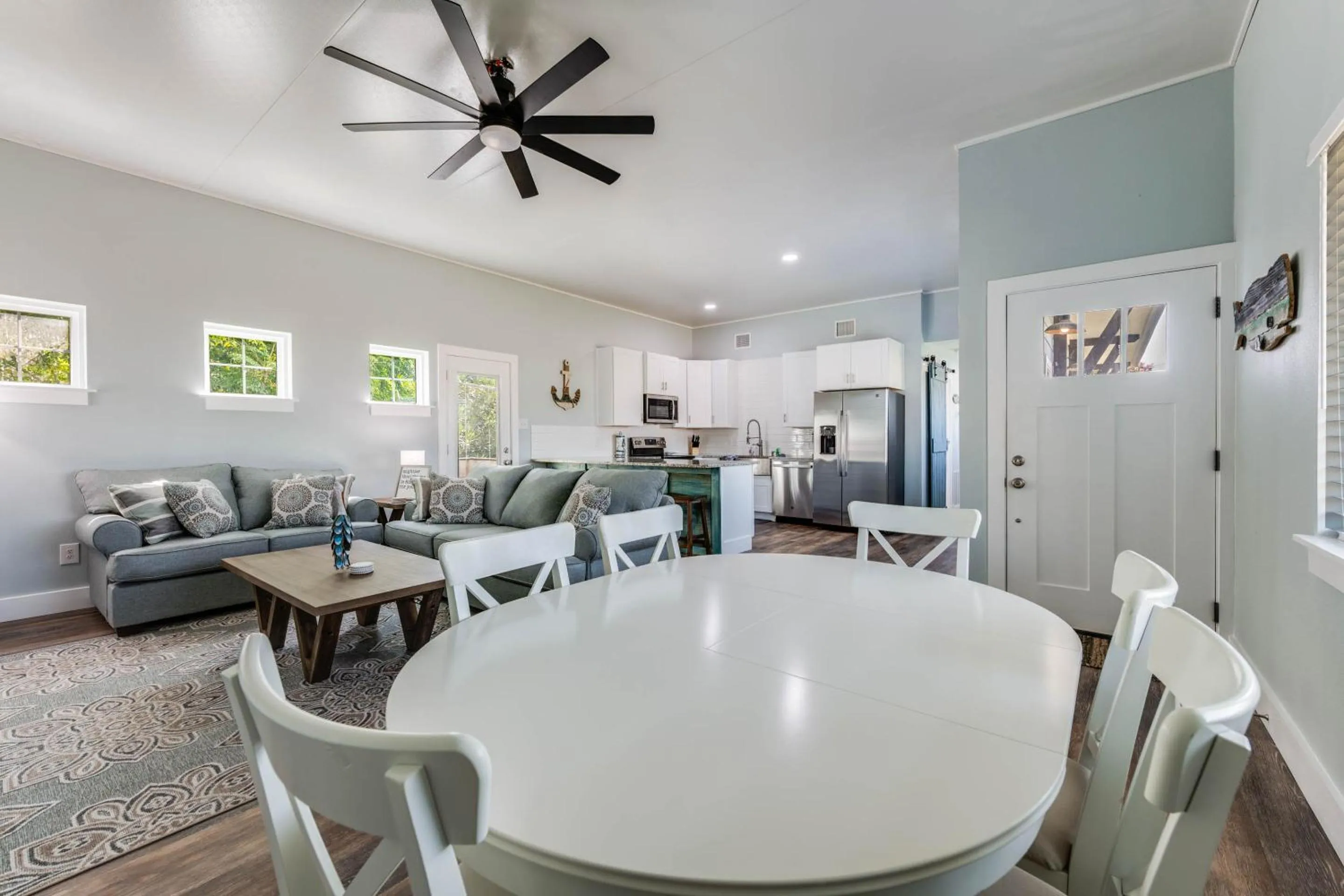 Property building in Chillin At The Beach