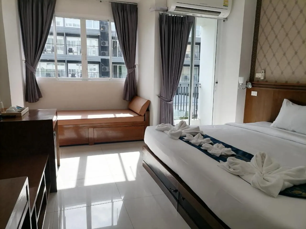 City view, Bed in NJ PATONG HOTEL