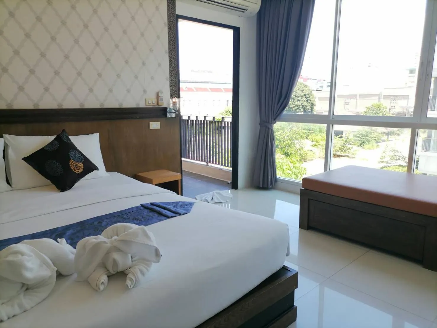 Bedroom, Bed in NJ PATONG HOTEL