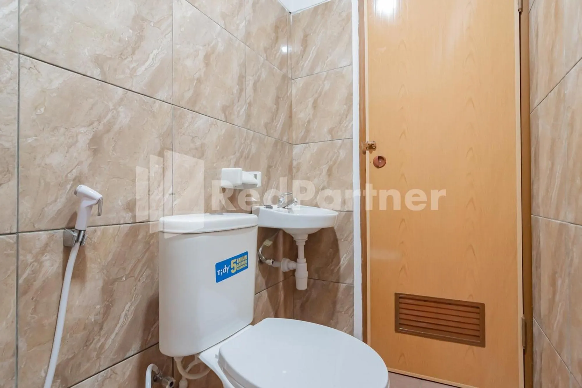 Toilet in D'Valley View Lembang Mitra RedDoorz