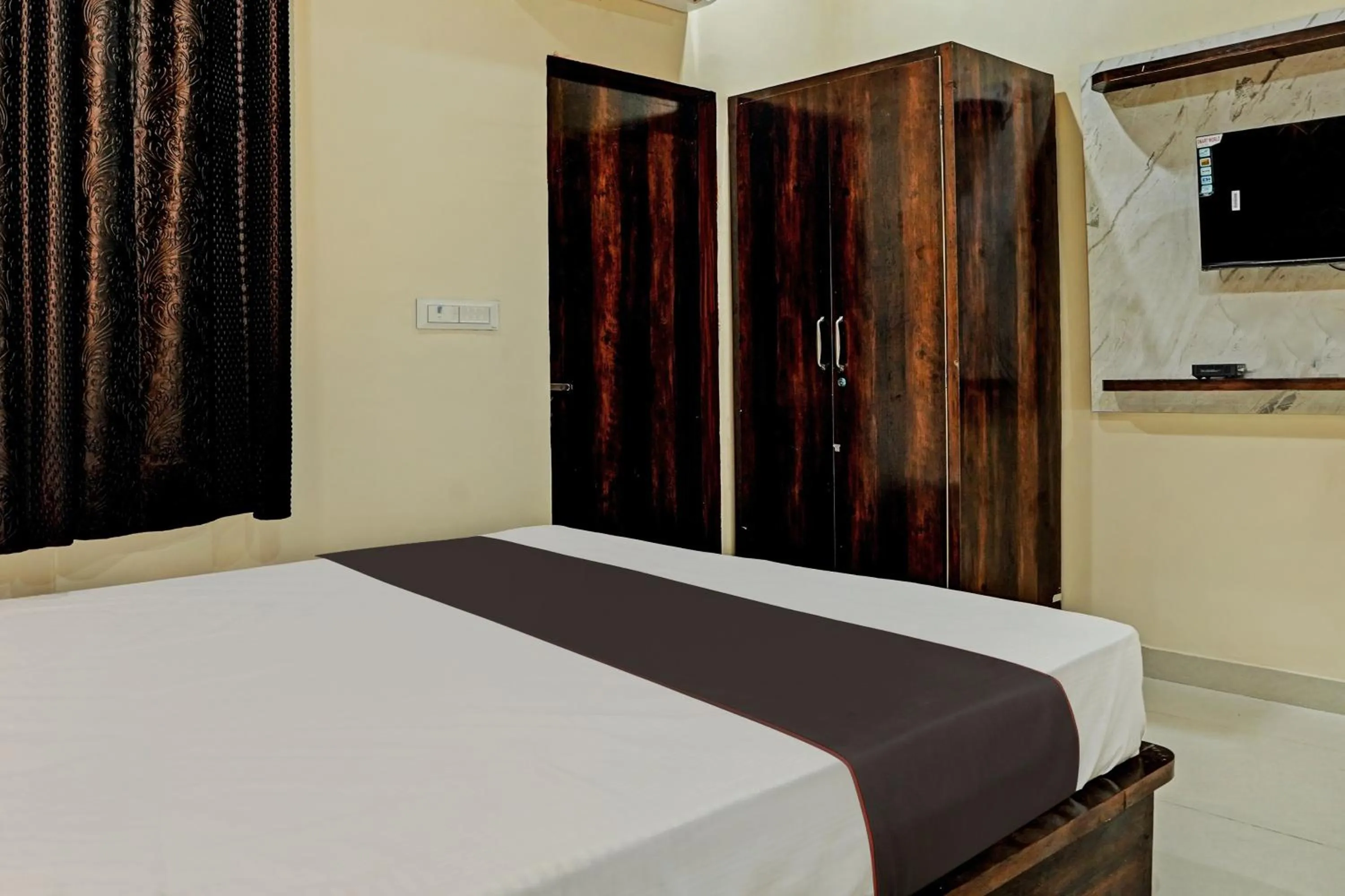 Bedroom, Bed in Hotel O SR HOTEL