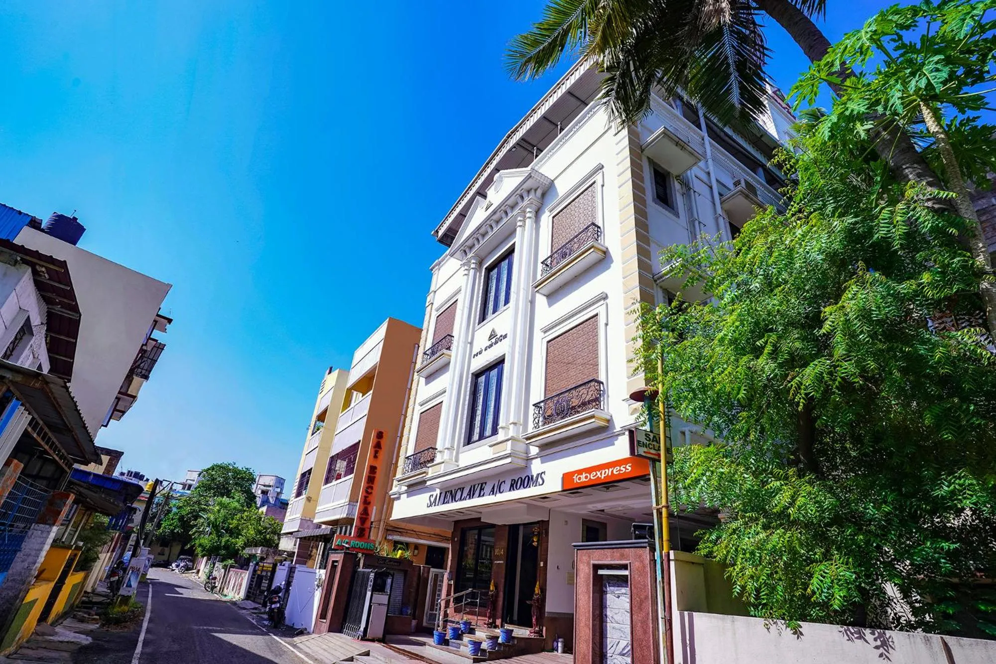 Facade/entrance in FabHotel Sai Residency - Nr Rela Hospital, Chromepet