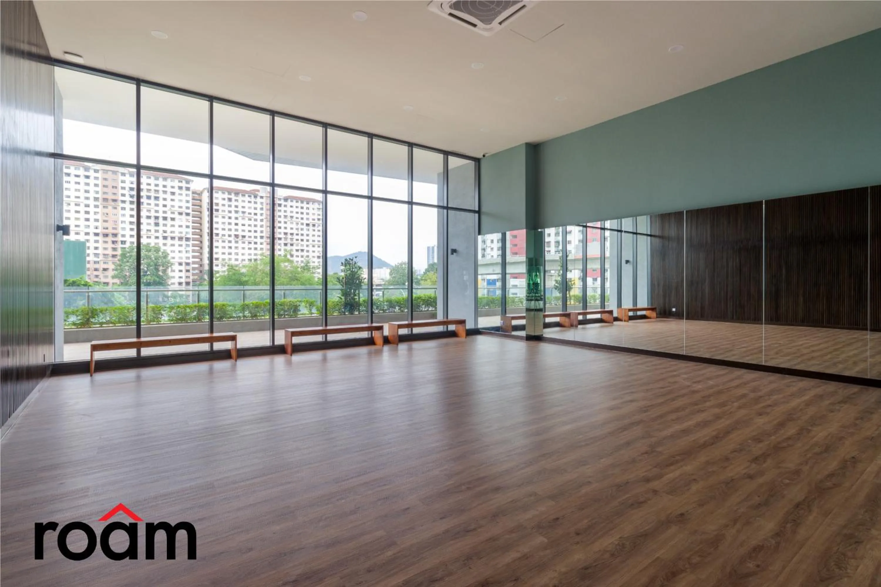 Fitness centre/facilities in Neu Suites Residence, Embassy Row