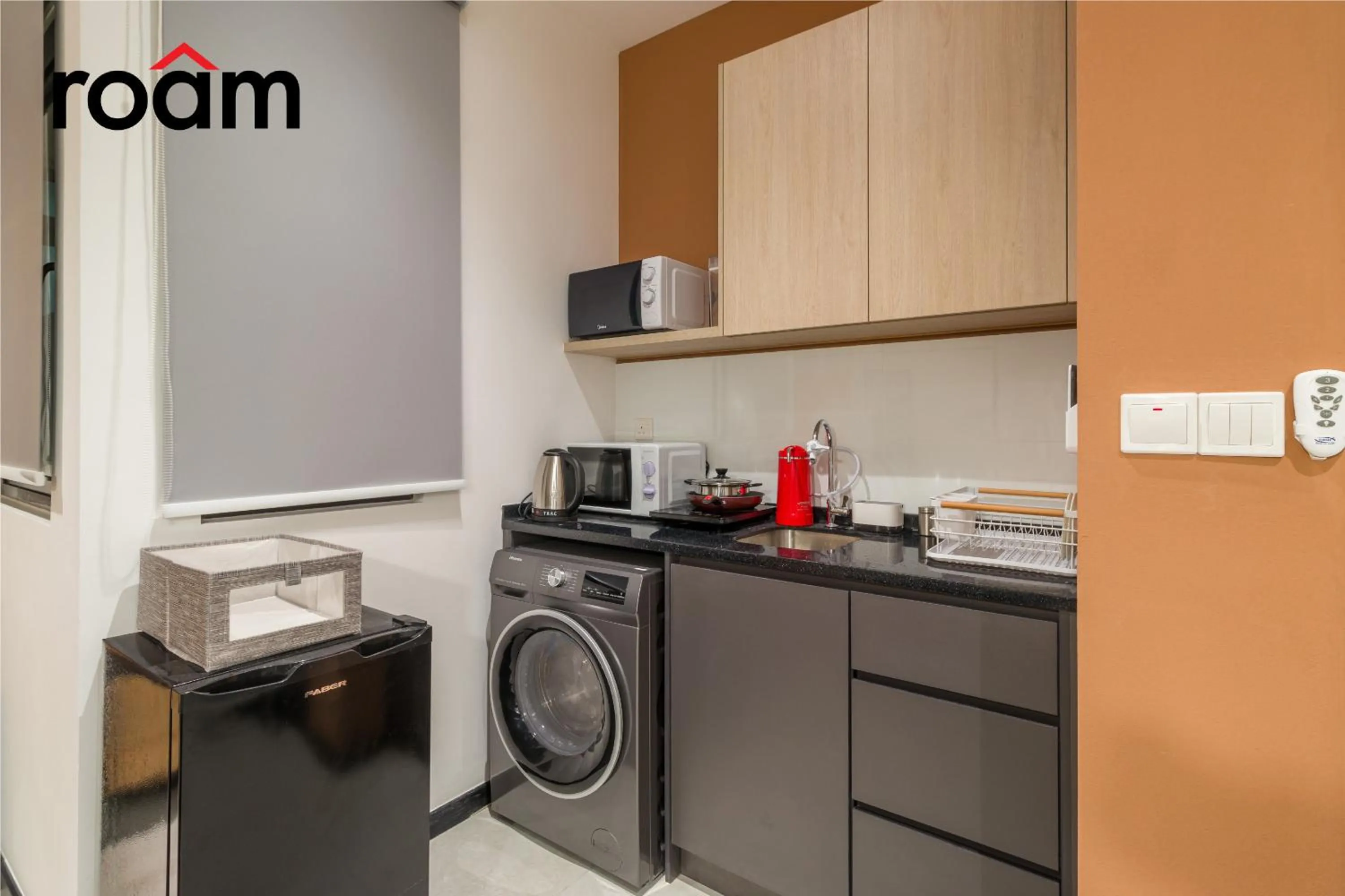 Kitchen or kitchenette in Neu Suites Residence, Embassy Row