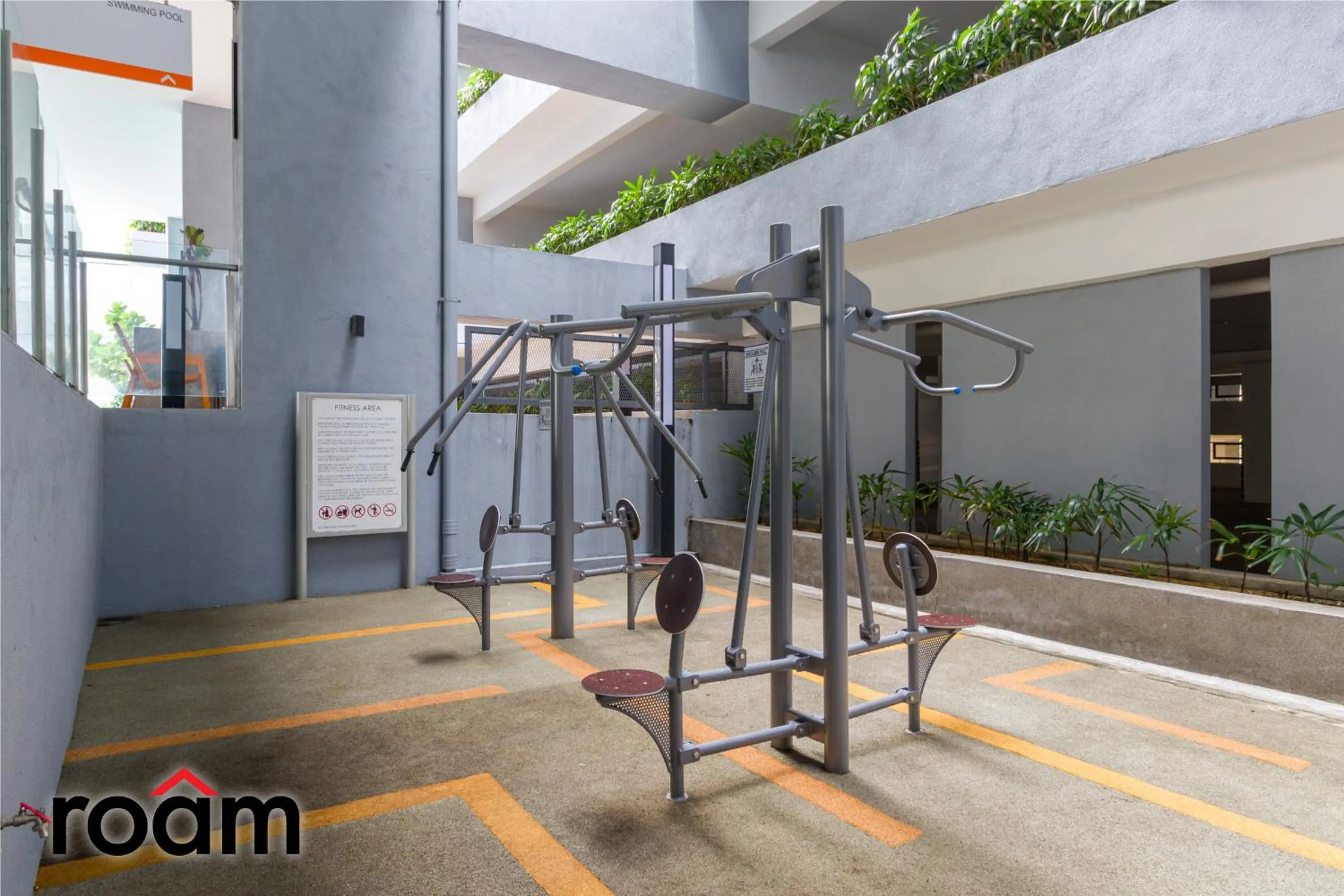 Fitness centre/facilities in Neu Suites Residence, Embassy Row