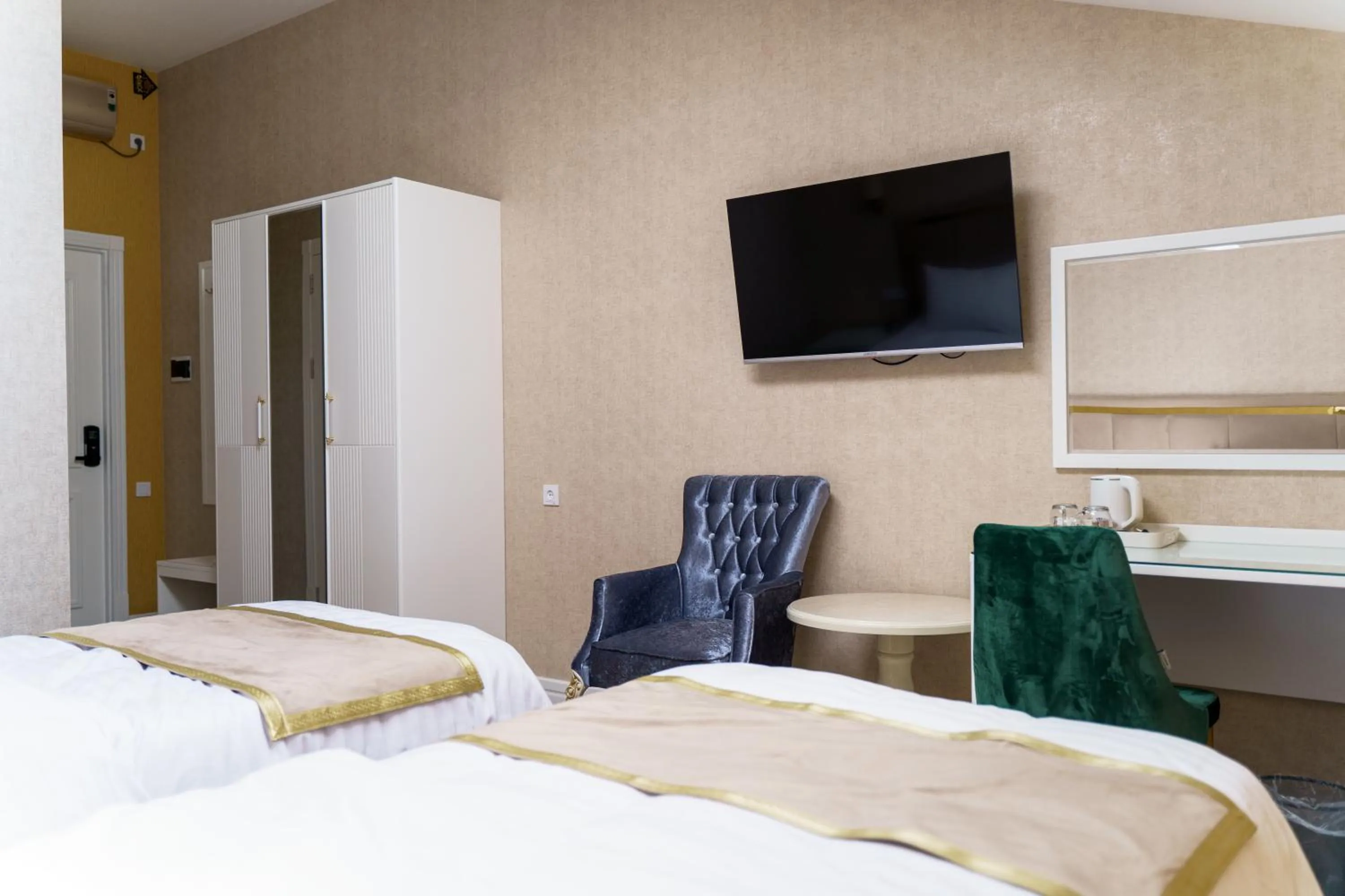 Photo of the whole room, Bed in AYNIY Hotel