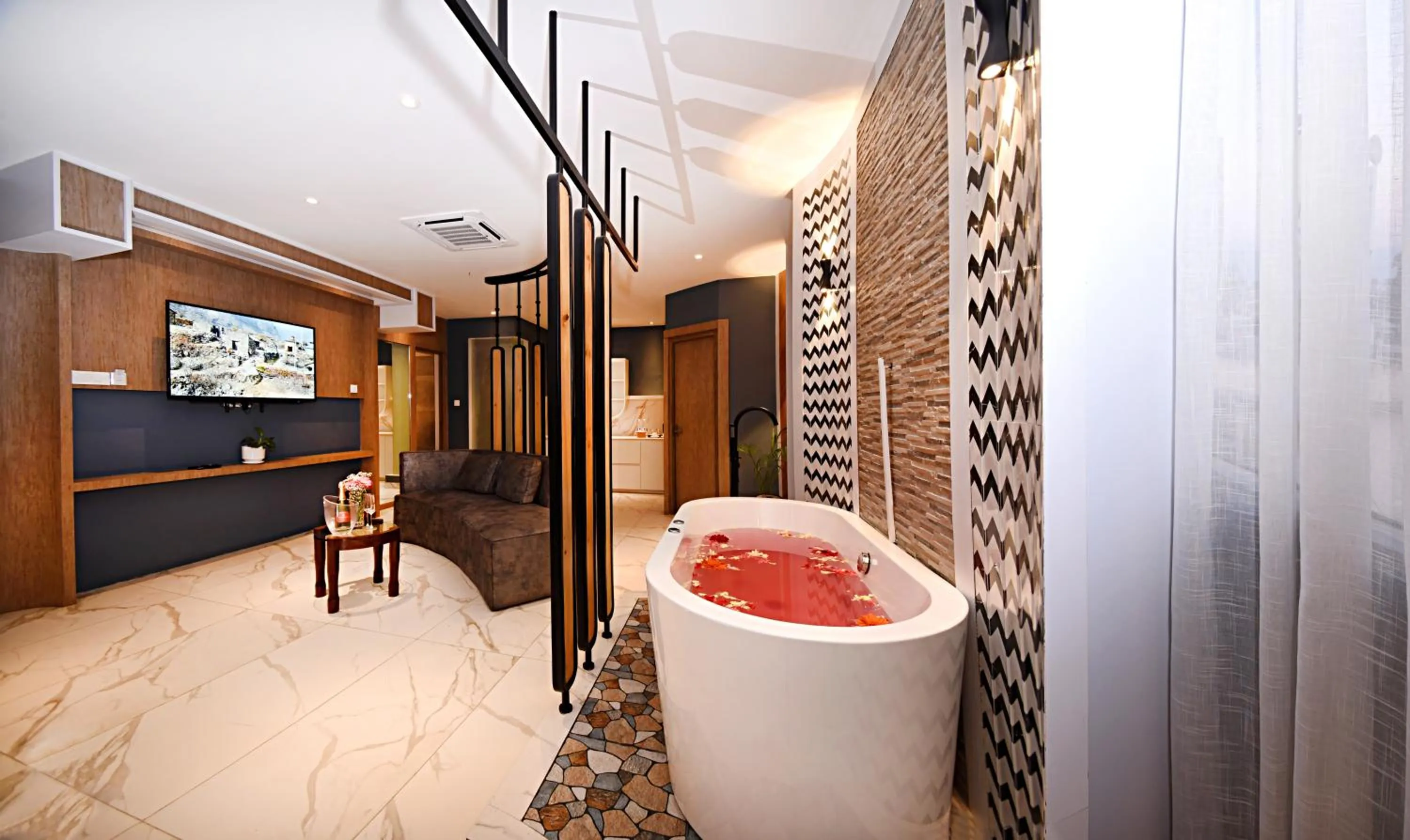 TV and multimedia in Daali Hotel & Apartment