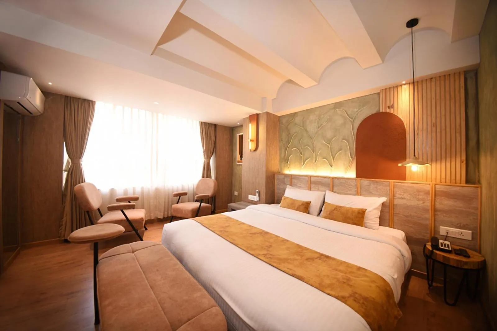 Bathroom, Bed in Daali Hotel & Apartment