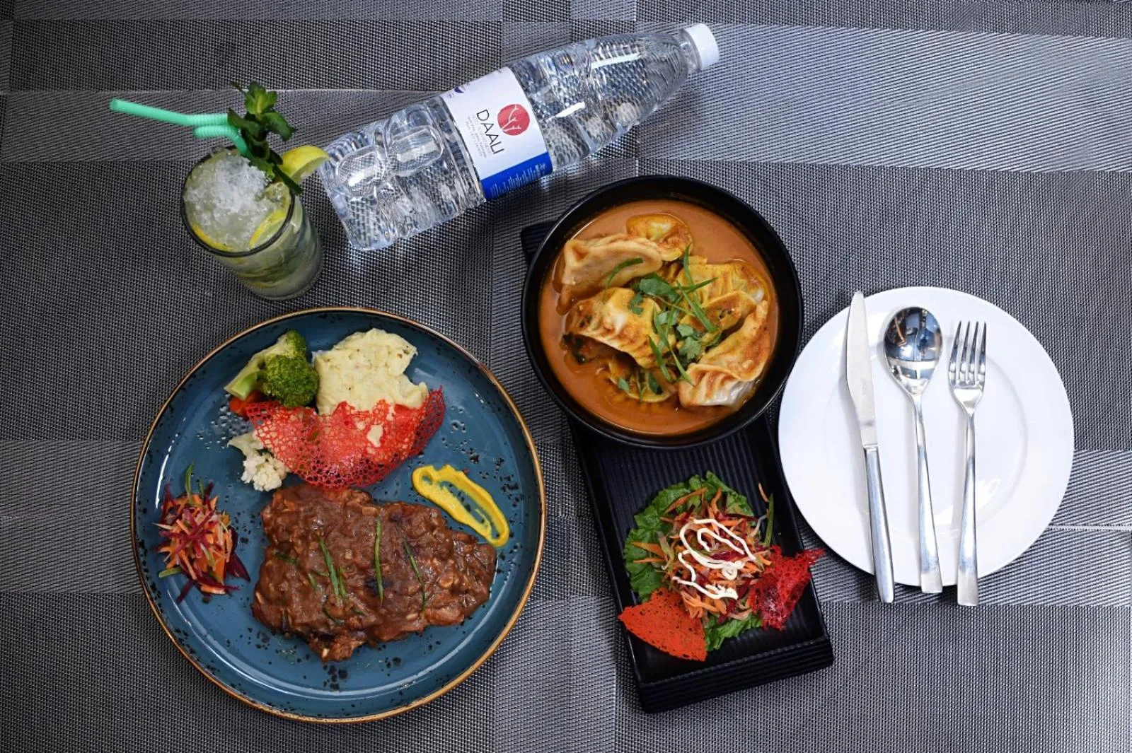 Restaurant/places to eat in Daali Hotel & Apartment