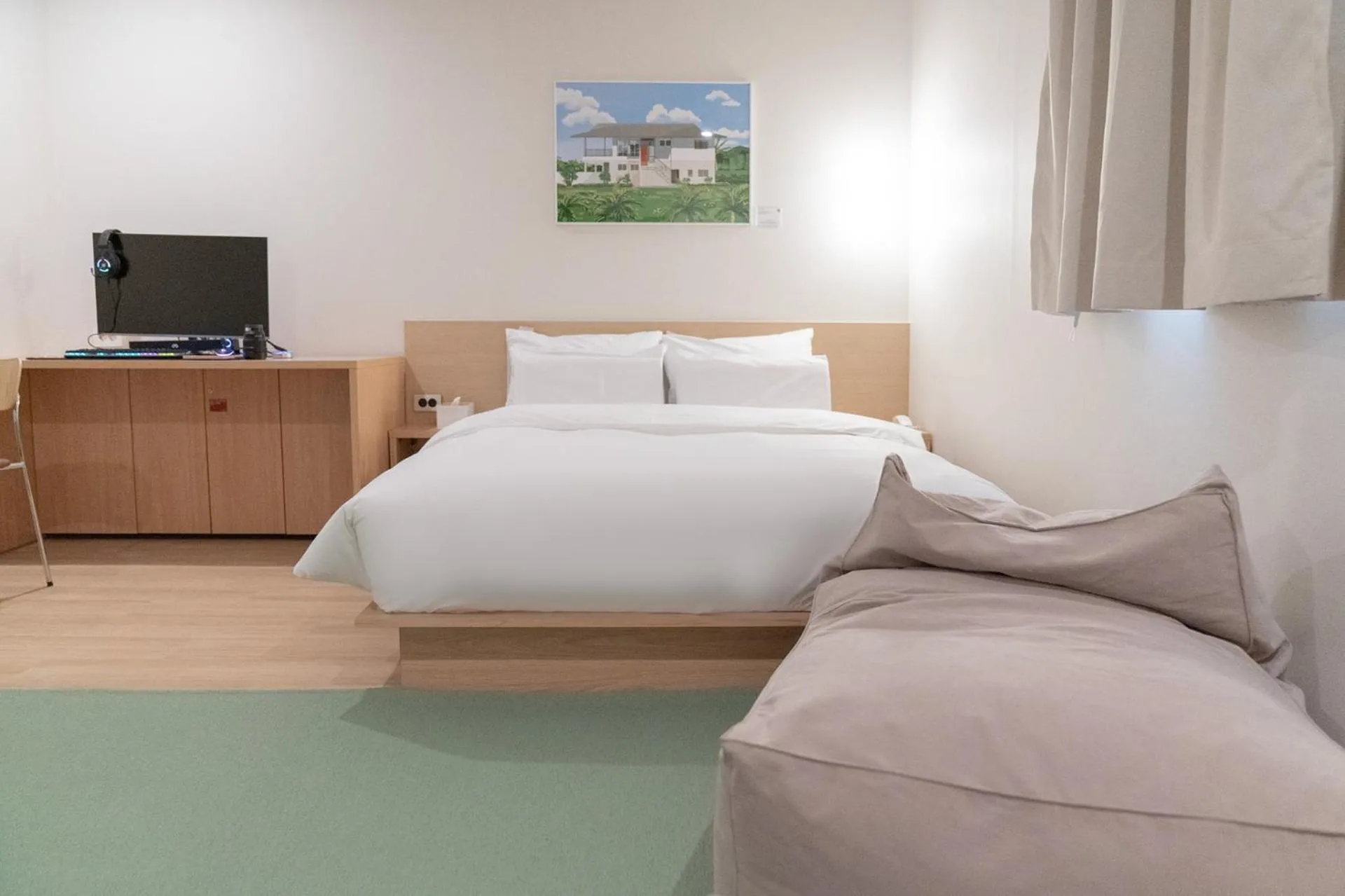 Photo of the whole room, Bed in Aank Hotel Ilsan