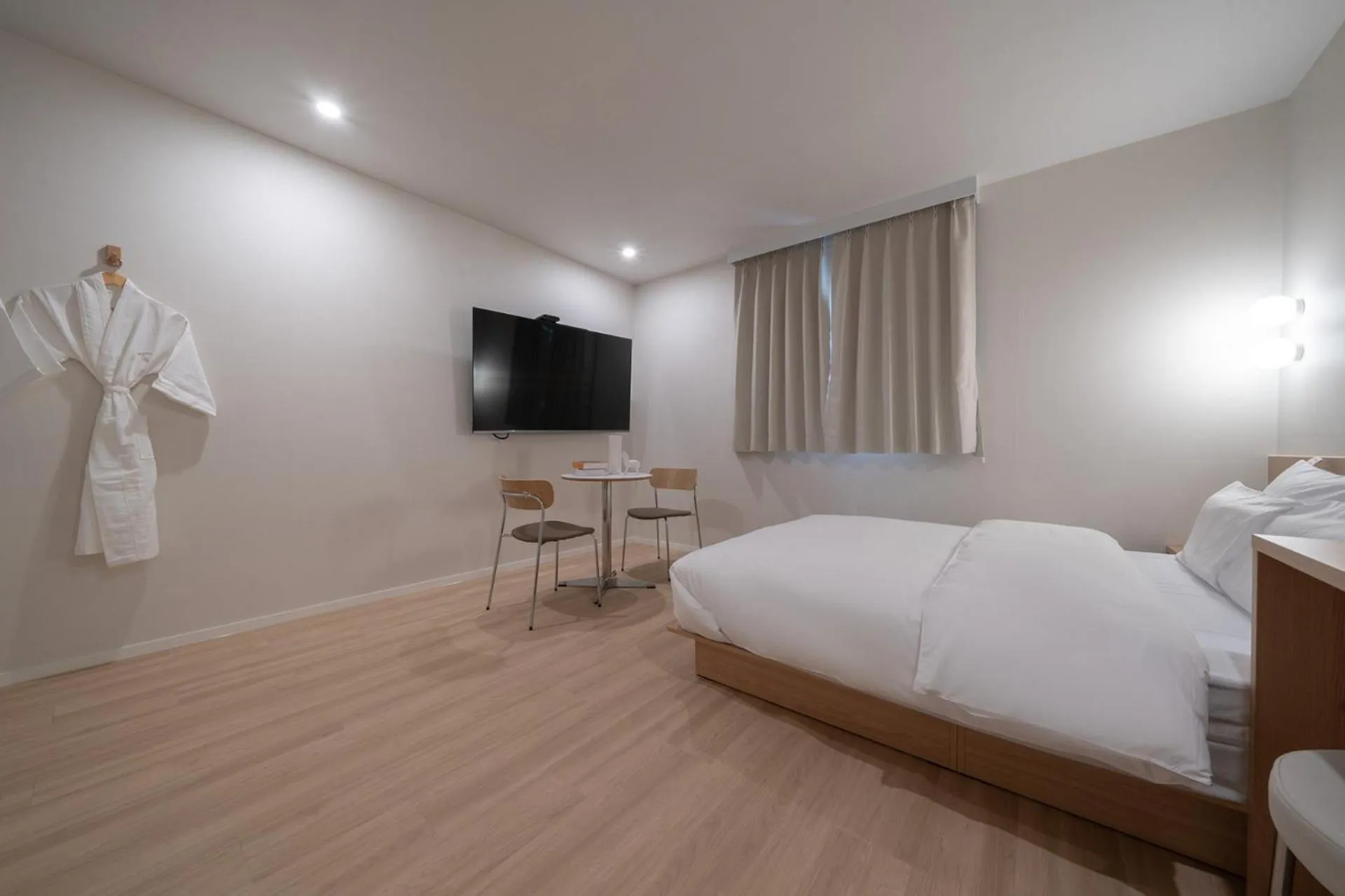 Photo of the whole room, Bed in Aank Hotel Ilsan