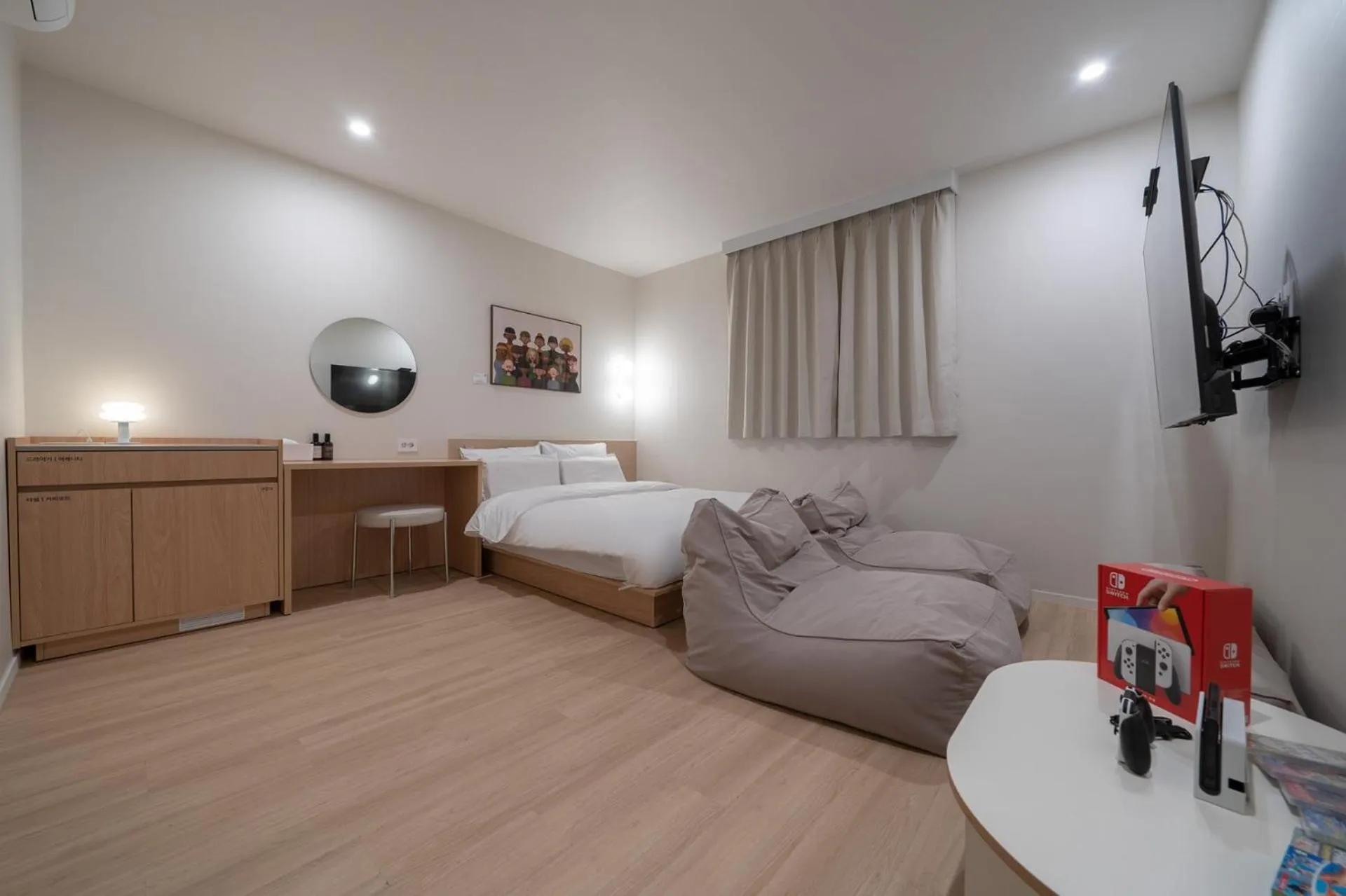 Photo of the whole room, Bed in Aank Hotel Ilsan