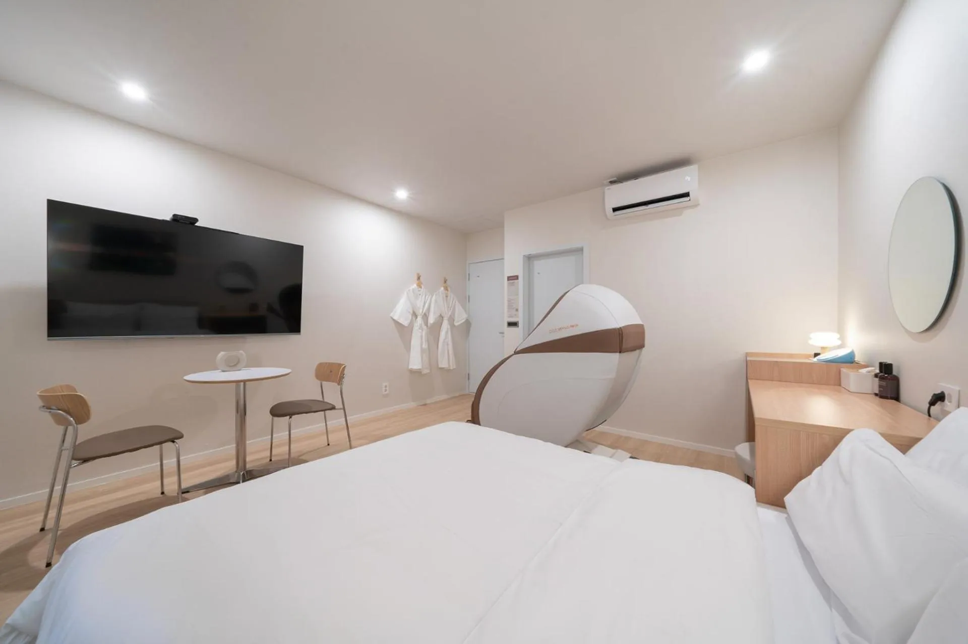 Photo of the whole room, Bed in Aank Hotel Ilsan