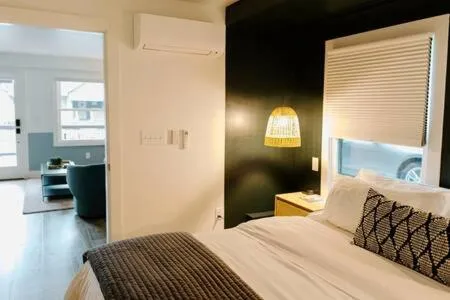 Bed in The Vinyl at Music Row