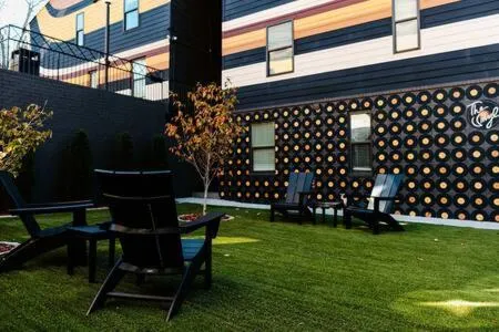 The Vinyl at Music Row