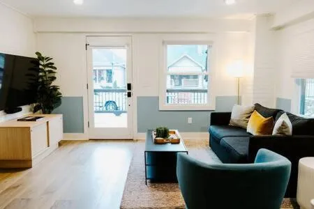 The Vinyl at Music Row