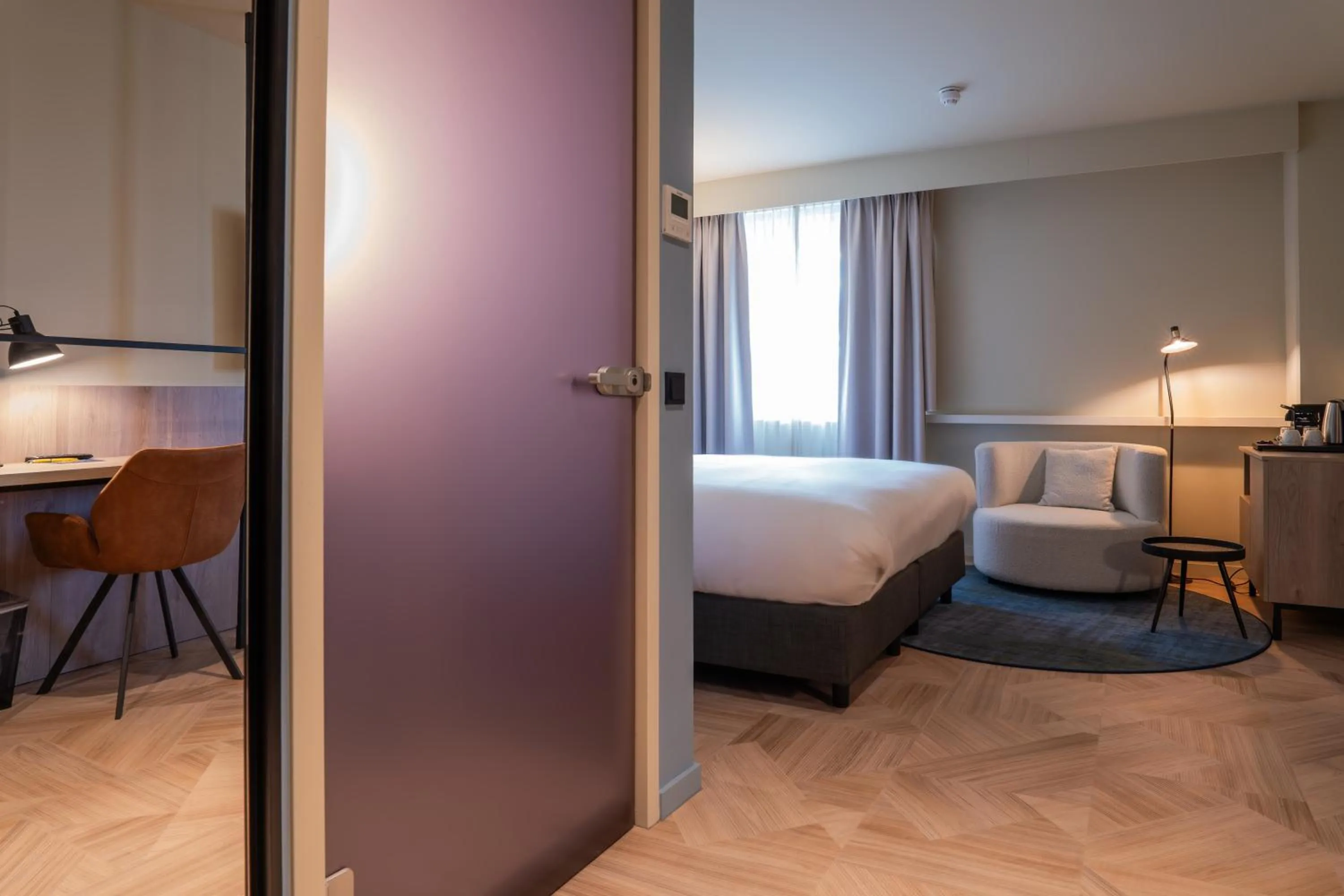 Bedroom, Bed in Golden Tulip Leiden Centre