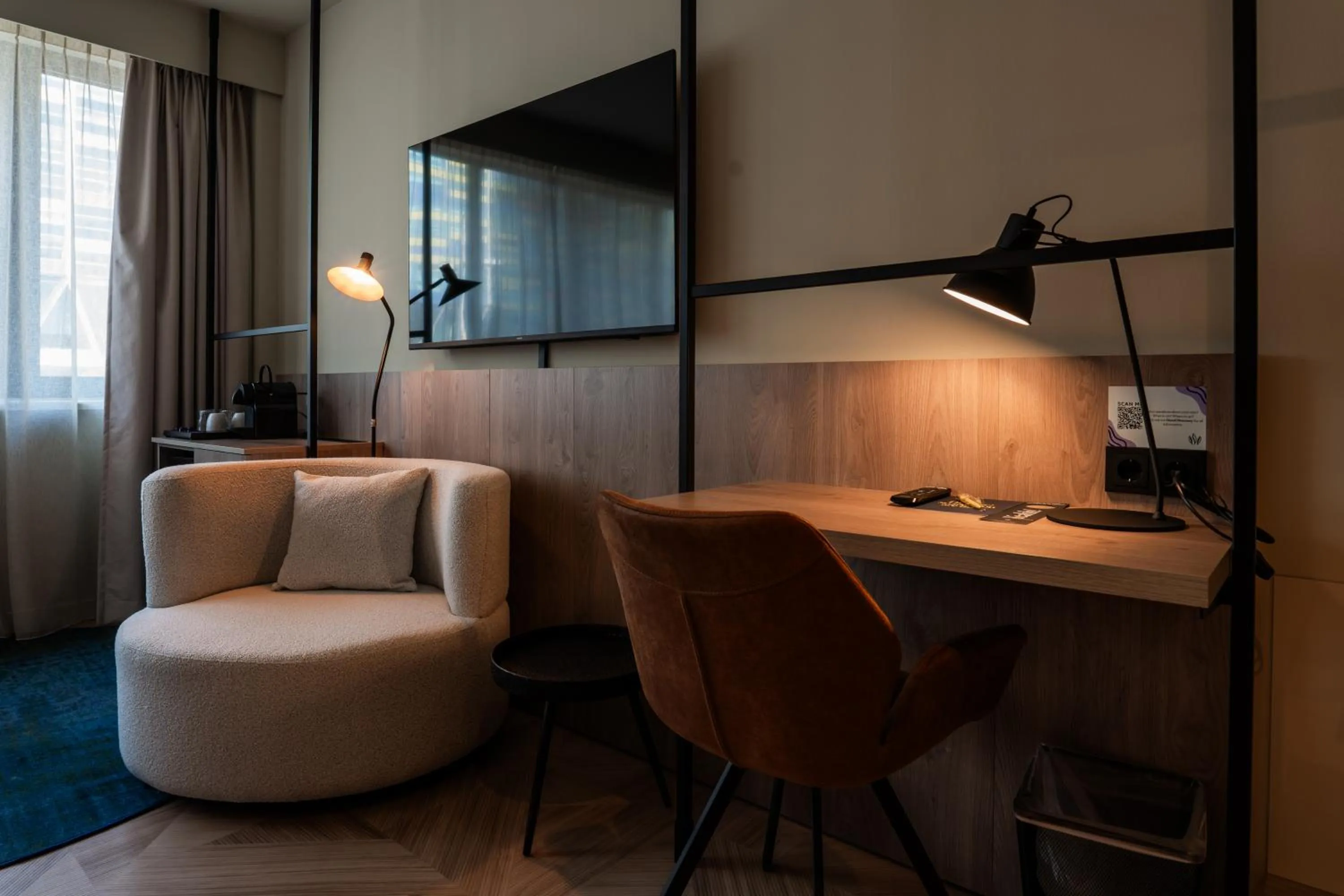 TV and multimedia in Golden Tulip Leiden Centre