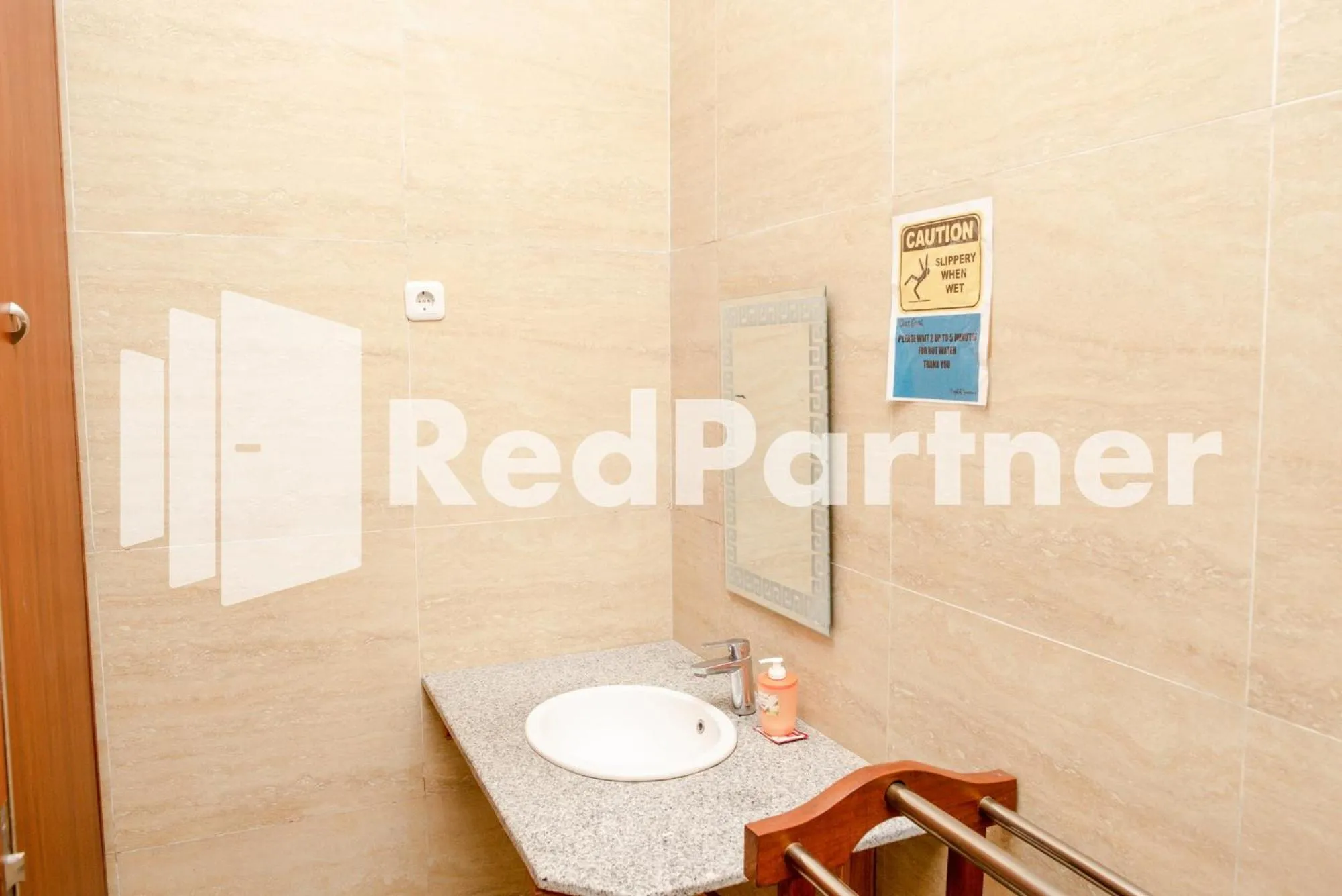 Bathroom in Mango House Semarang RedPartner