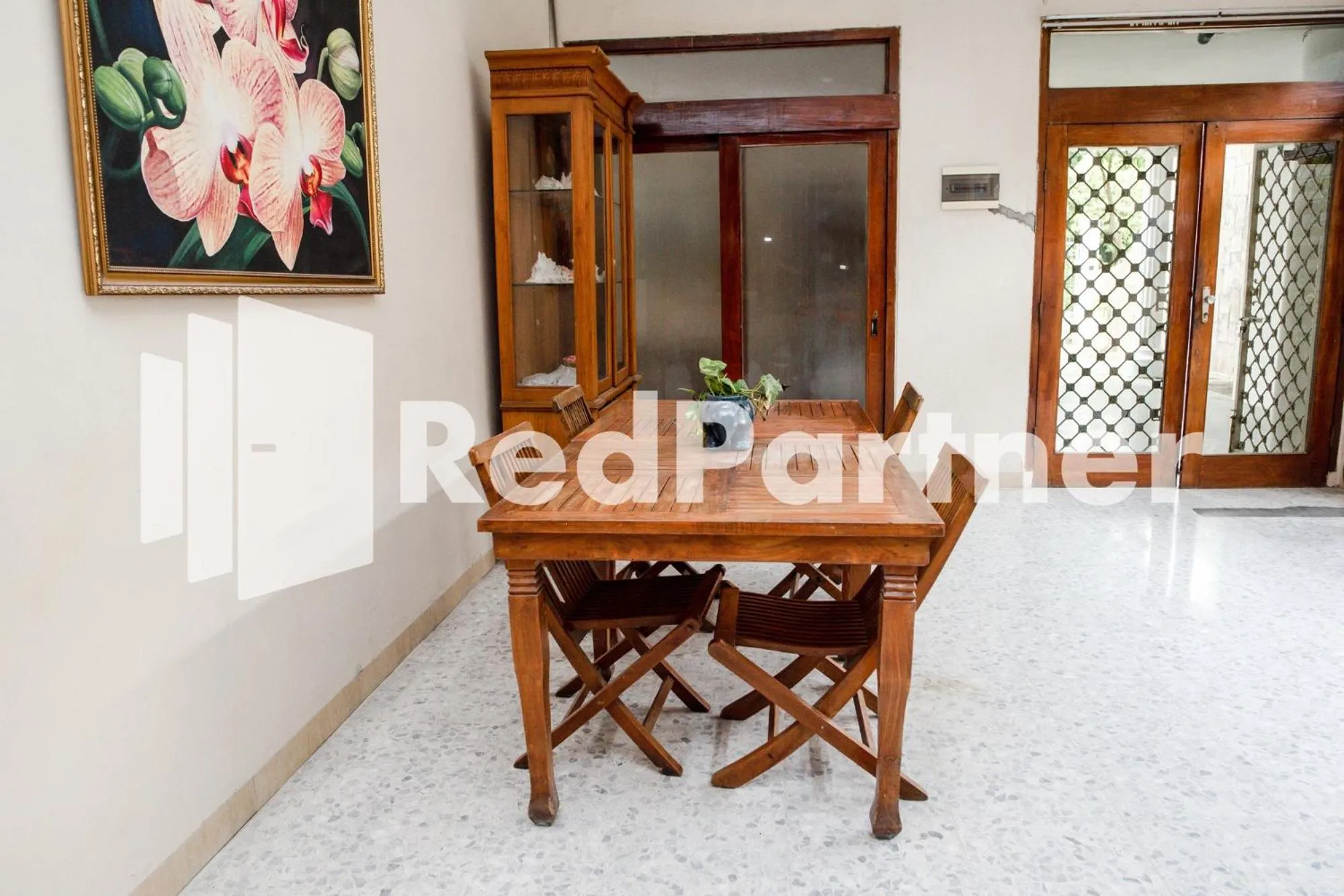 Seating area in Mango House Semarang RedPartner