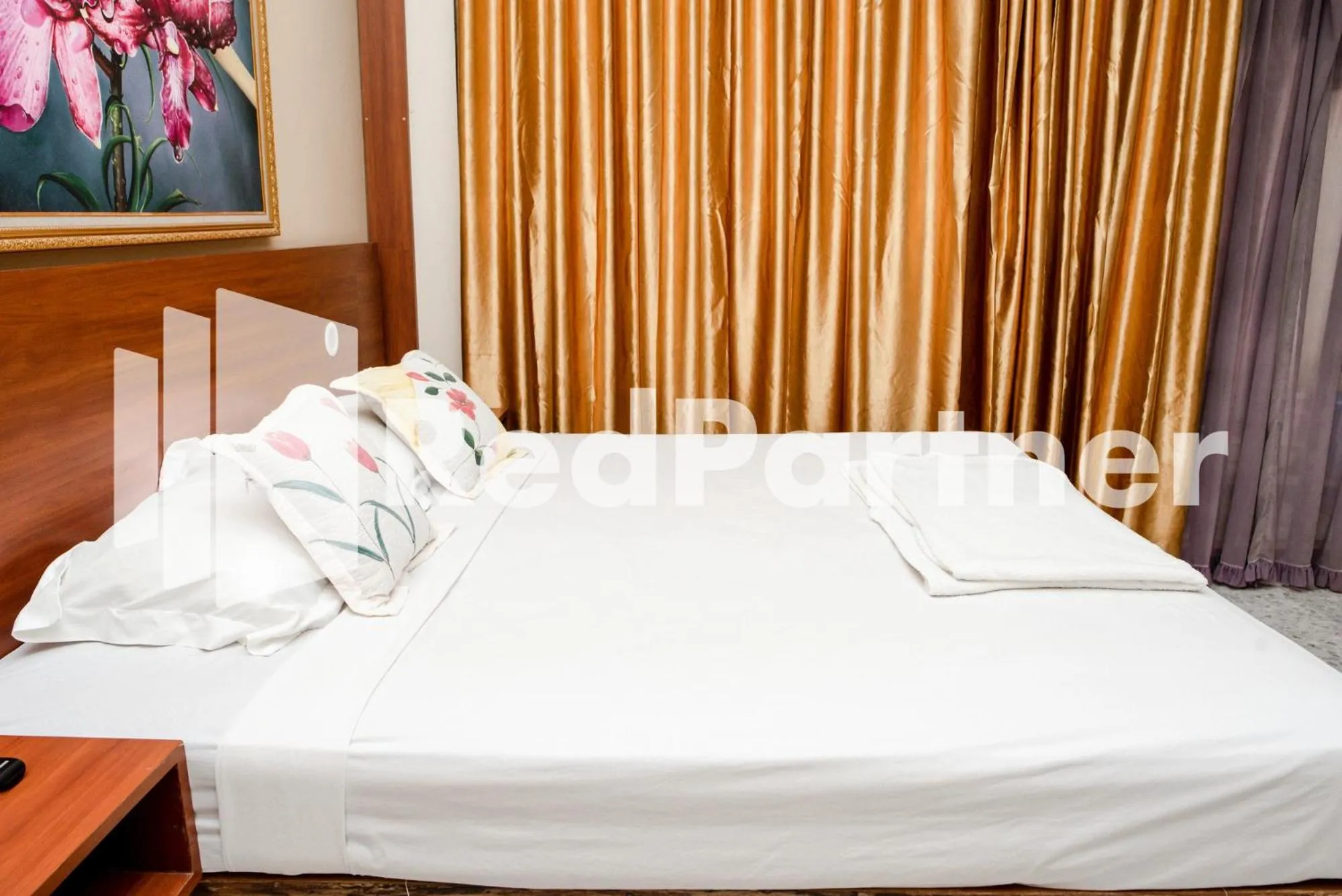 Bed in Mango House Semarang RedPartner