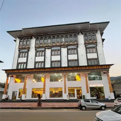 Tshongdu Boutique