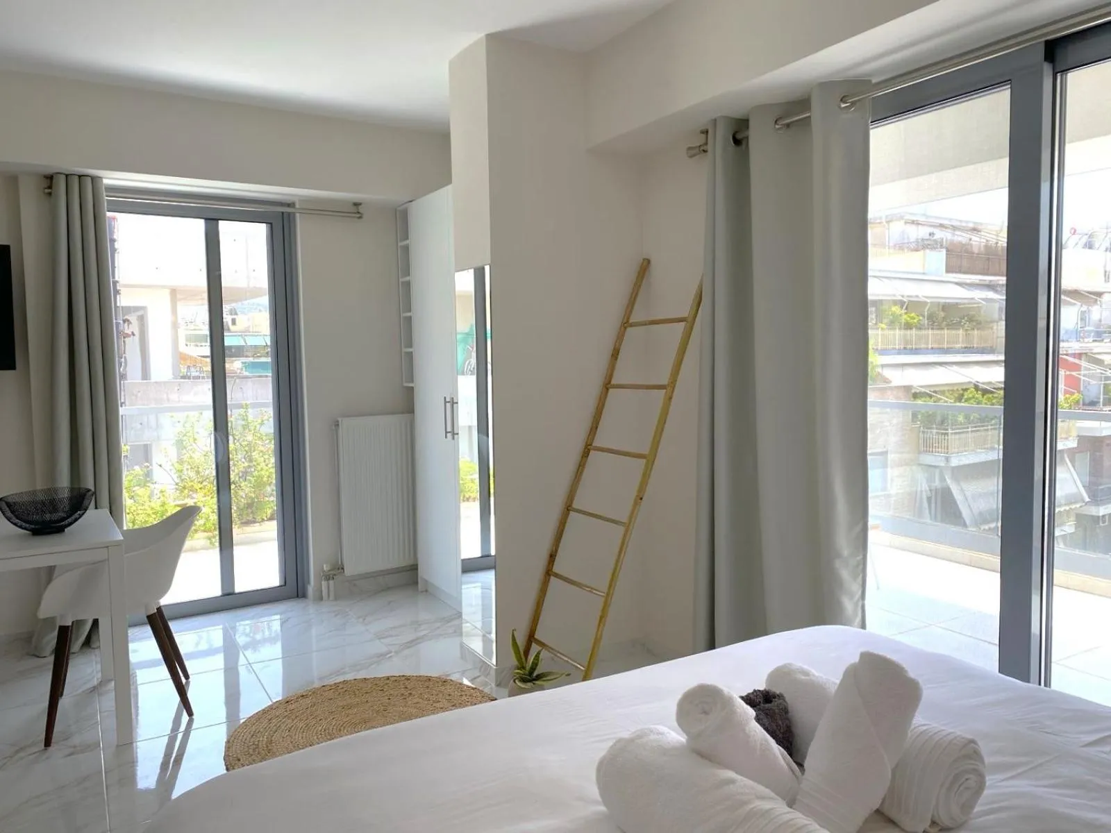 Photo of the whole room, Bed in Cottage Boutique Apartments Athens