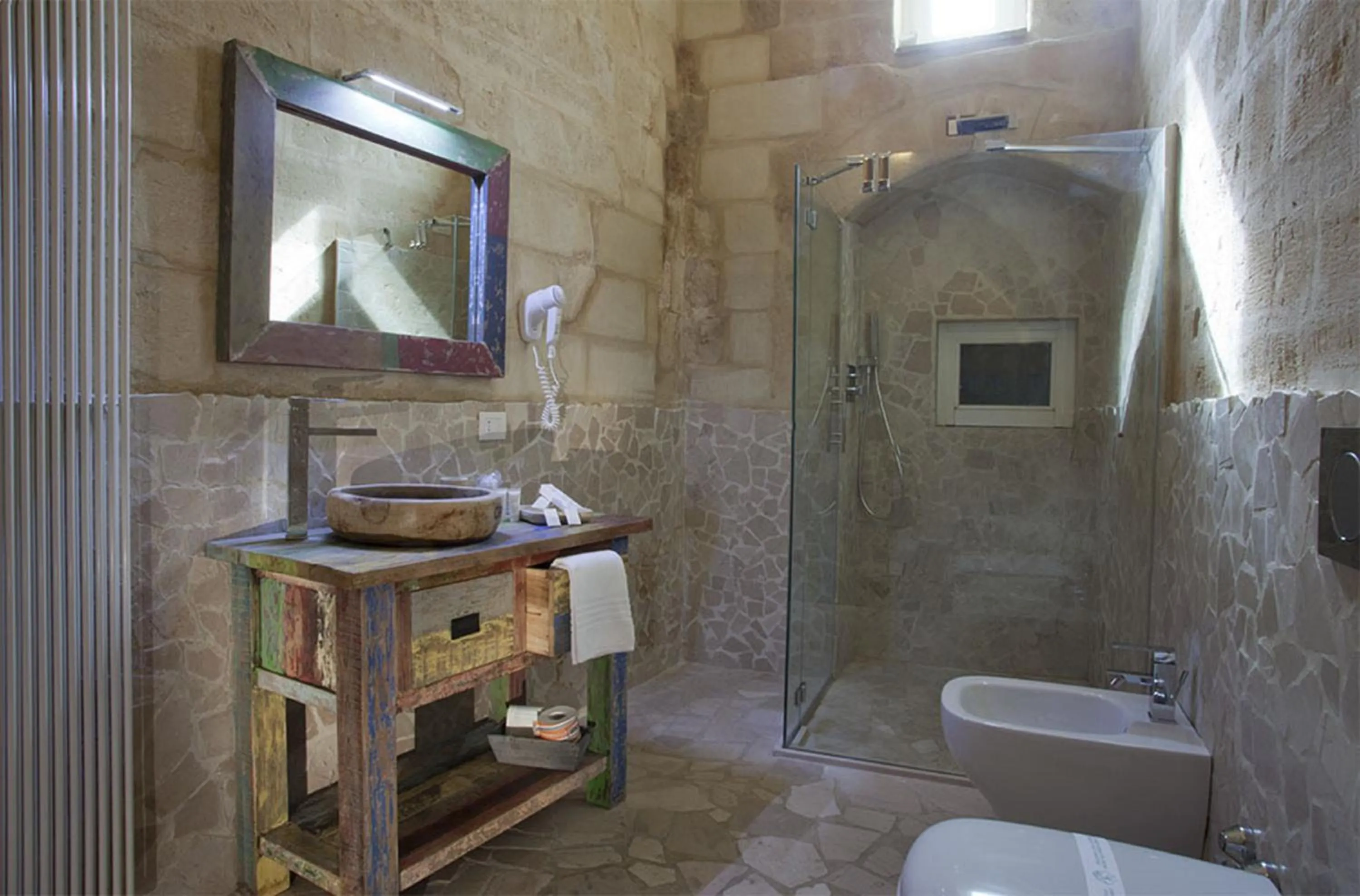 Bathroom in Antico Convicino Rooms Suites & SPA