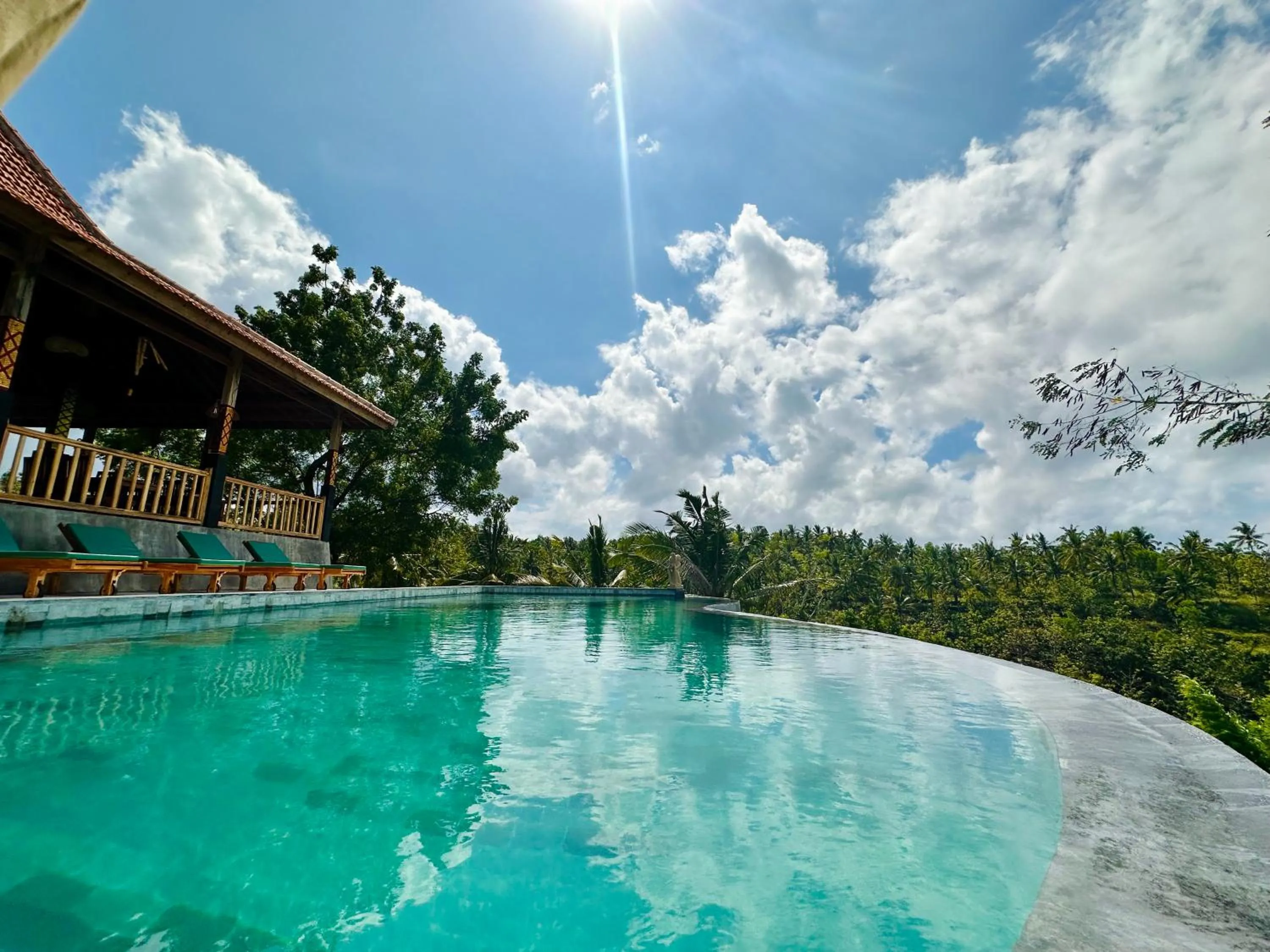 Day in Green Coco Suite