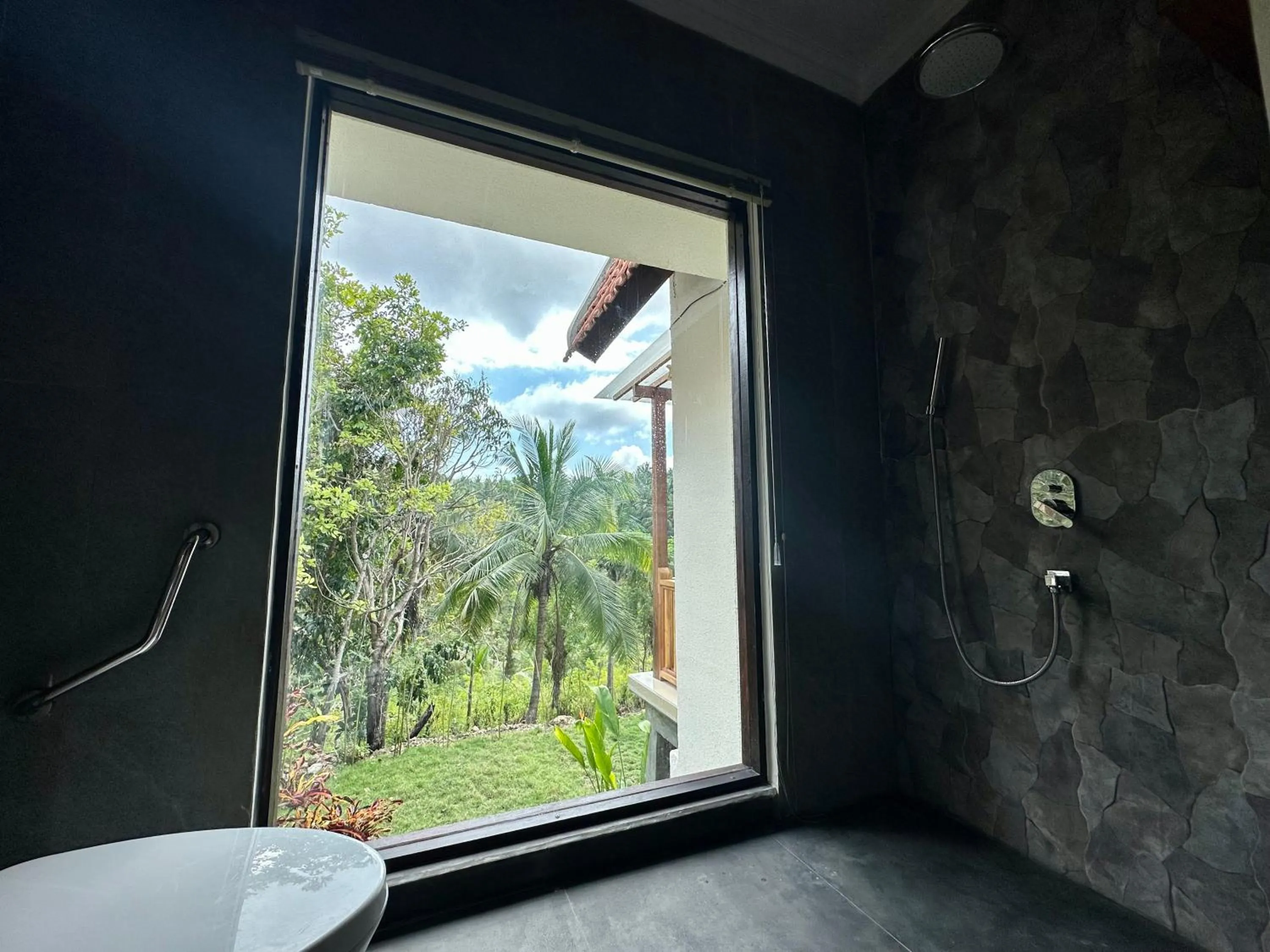 Bathroom in Green Coco Suite