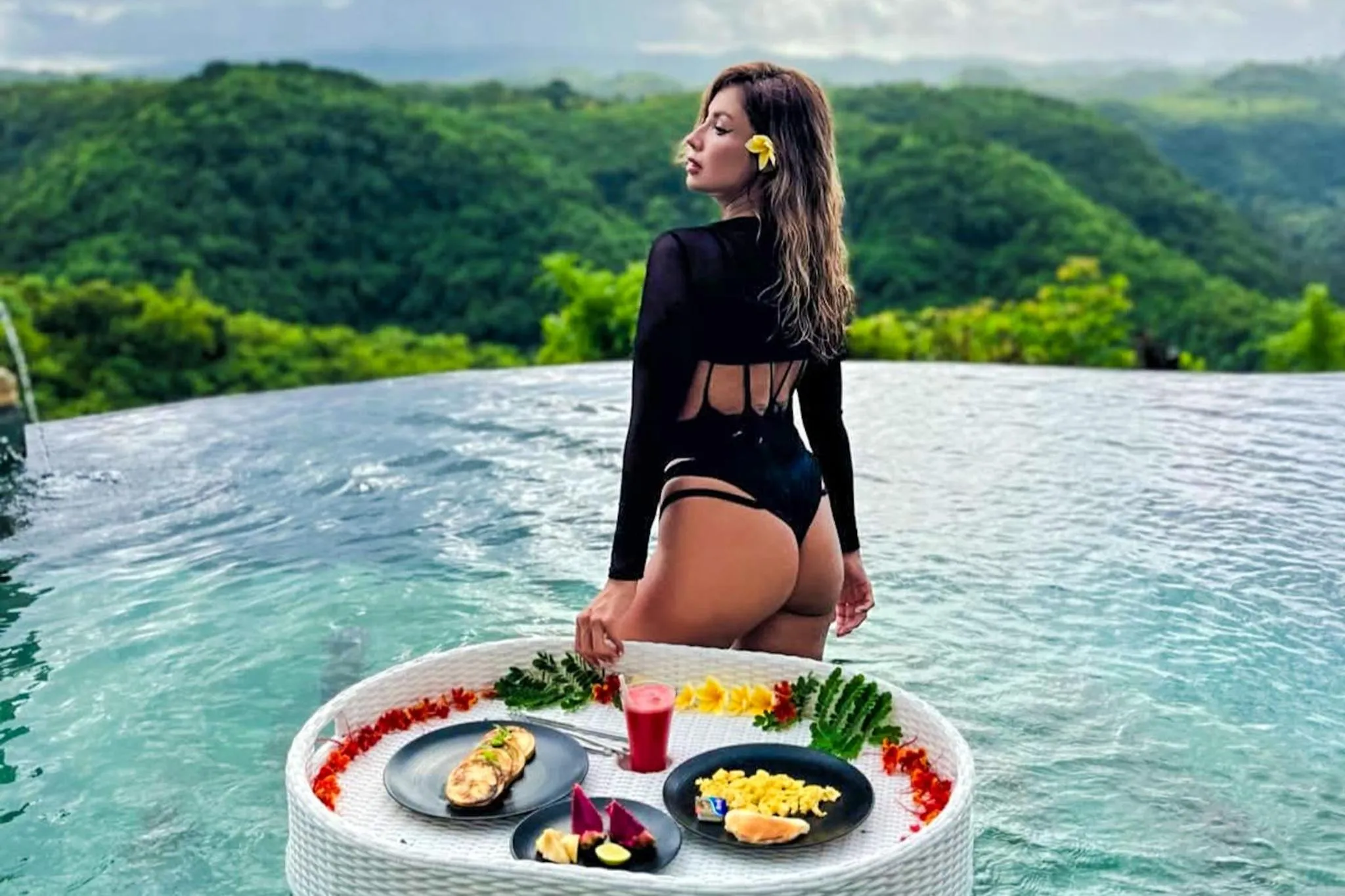 Day in Green Coco Suite by AGATA