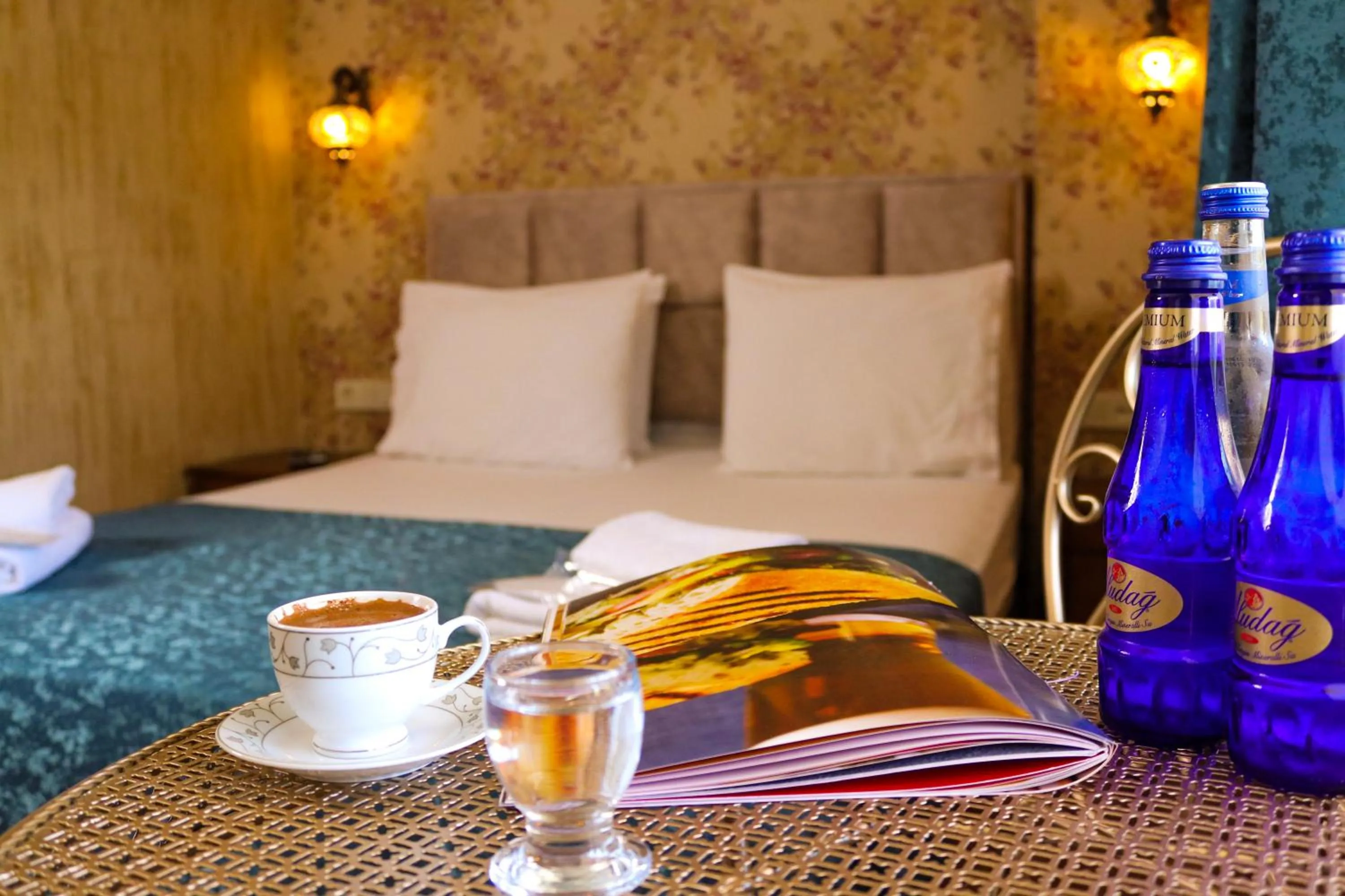 Coffee/tea facilities, Bed in Doruk Hotel