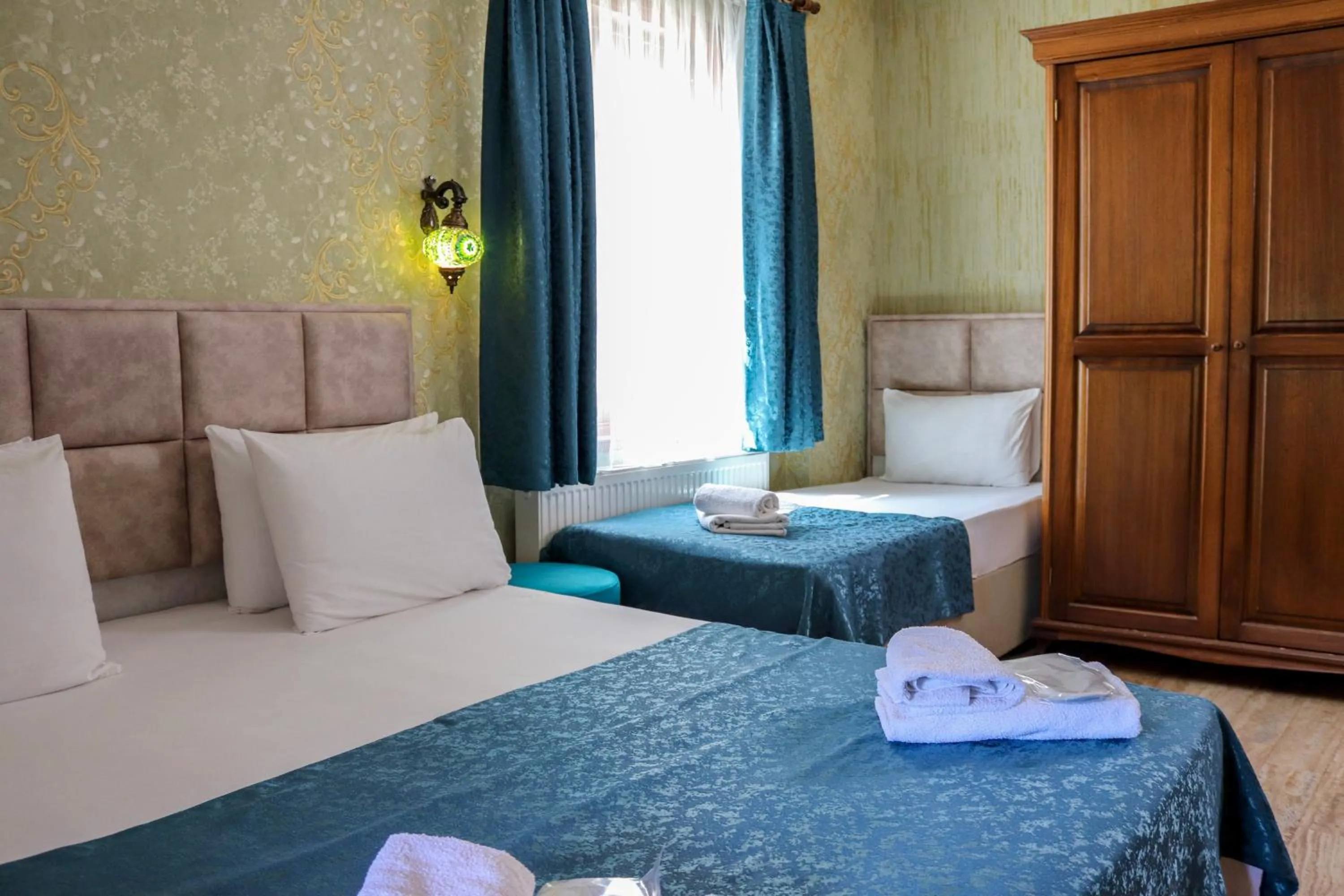 Photo of the whole room, Bed in Doruk Hotel